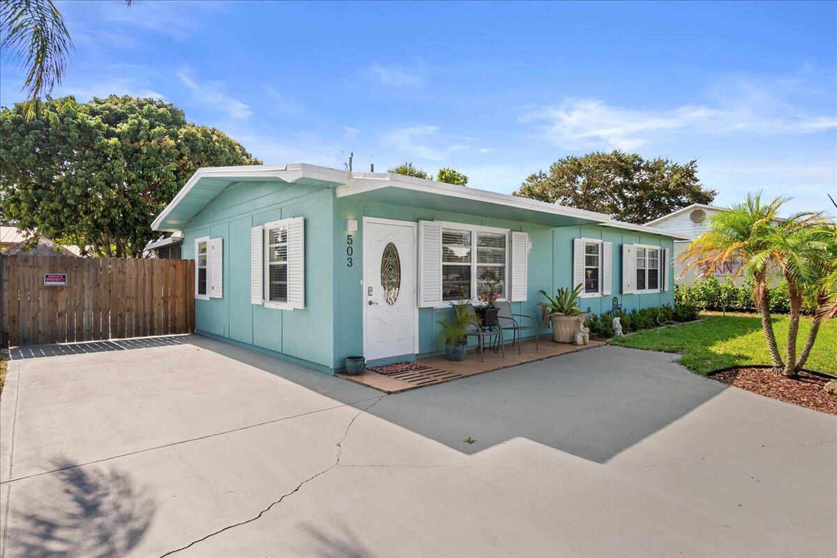 503 N Pennock Lane Property Photo 1
