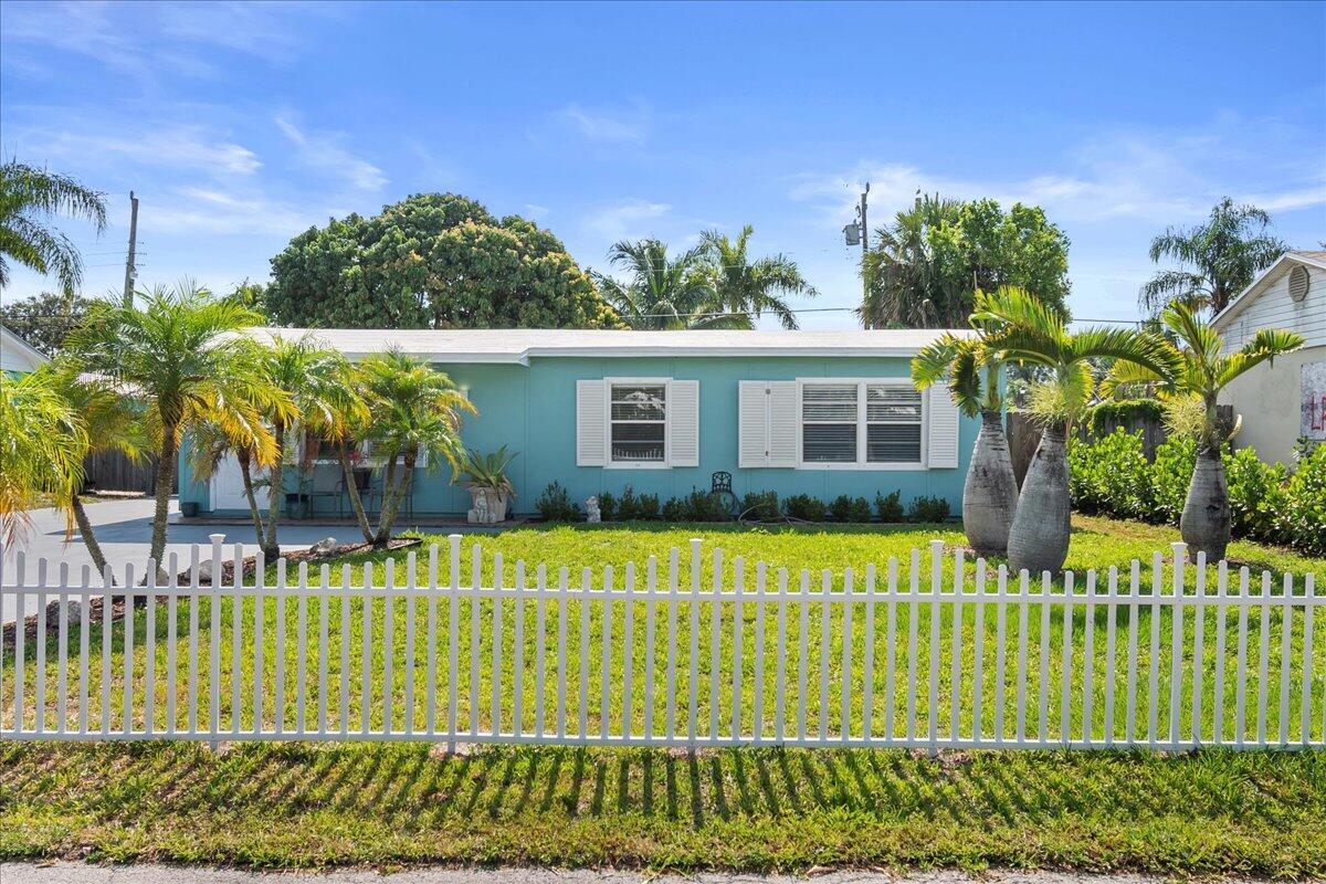 503 N Pennock Lane Property Photo 3