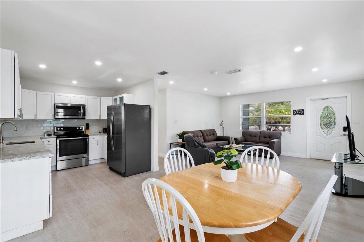 503 N Pennock Lane Property Photo 13