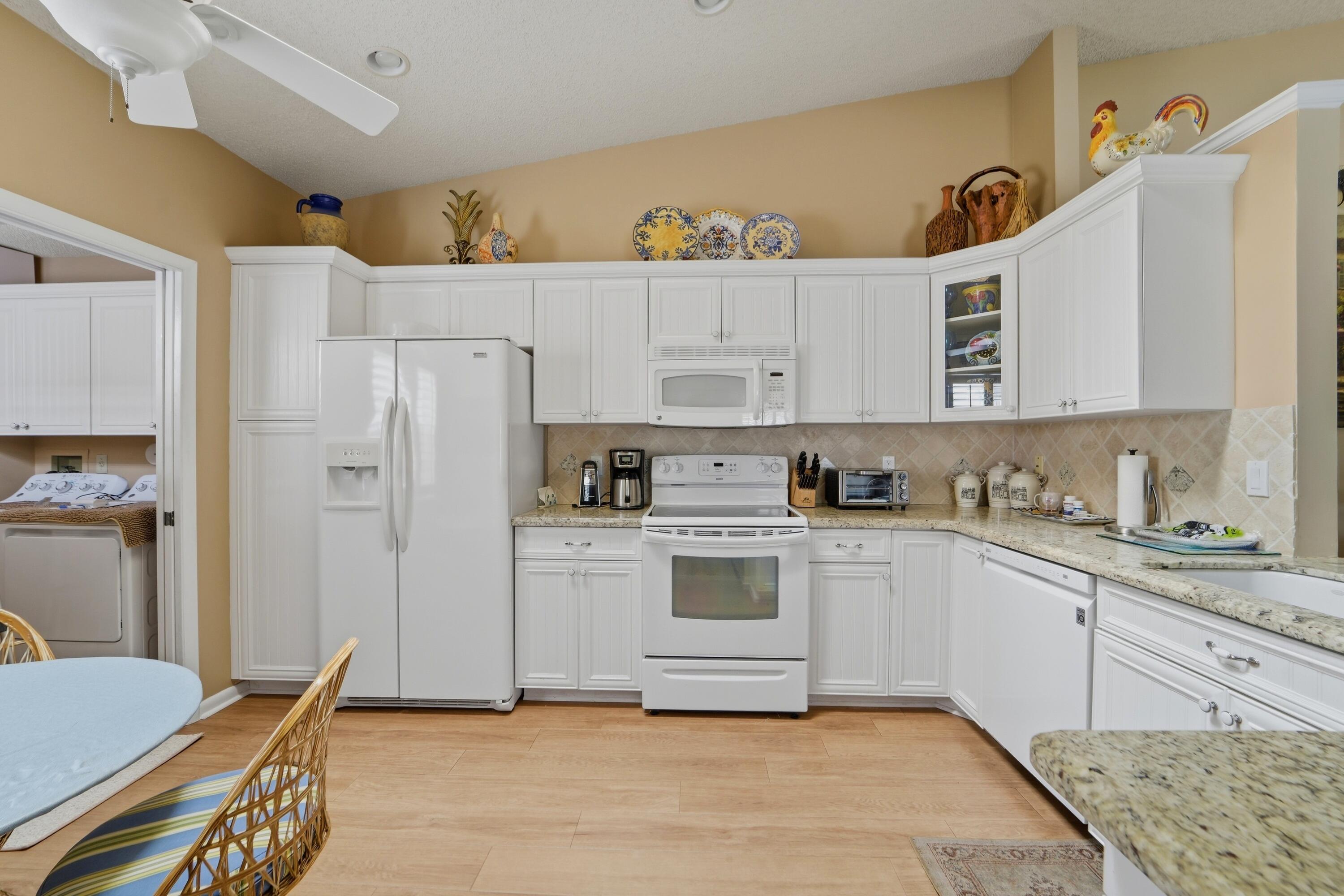 6375 Mill Pointe Circle Property Photo 4