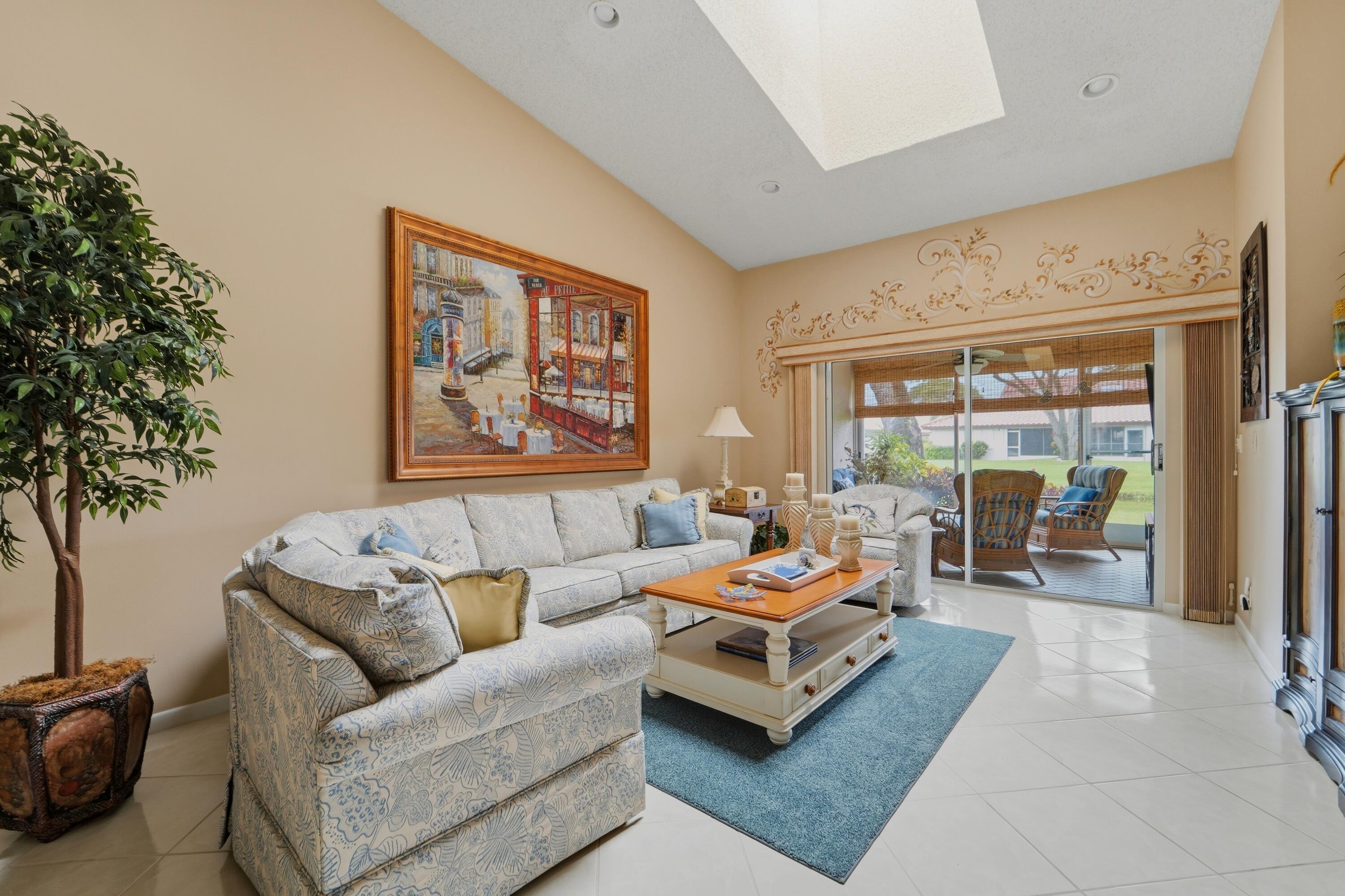 6375 Mill Pointe Circle Property Photo 8