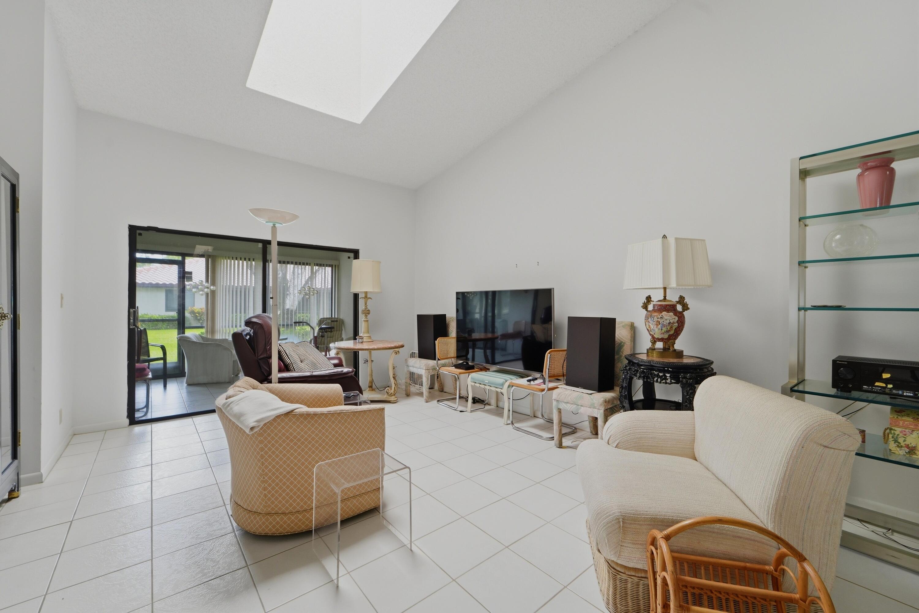 6408 Kings Gate Circle Property Photo 4
