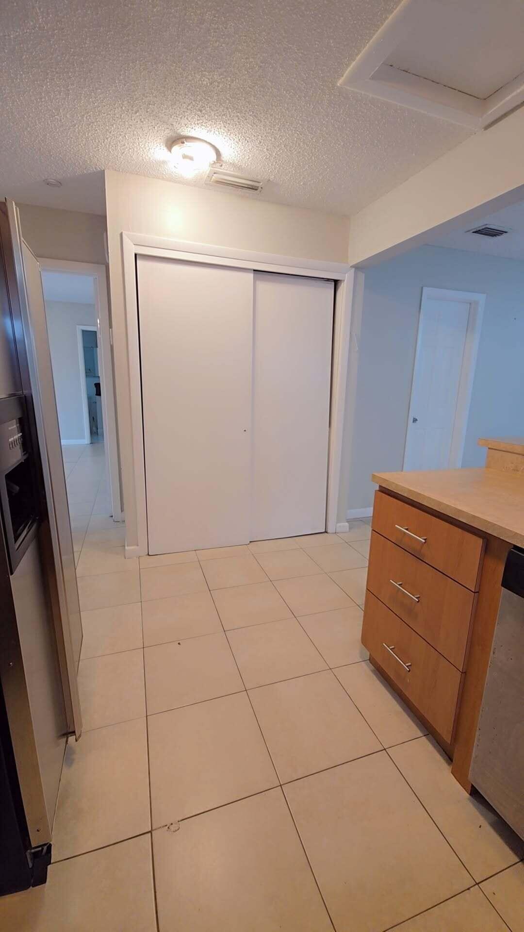2521 Sw 58th Manor B Property Photo 10