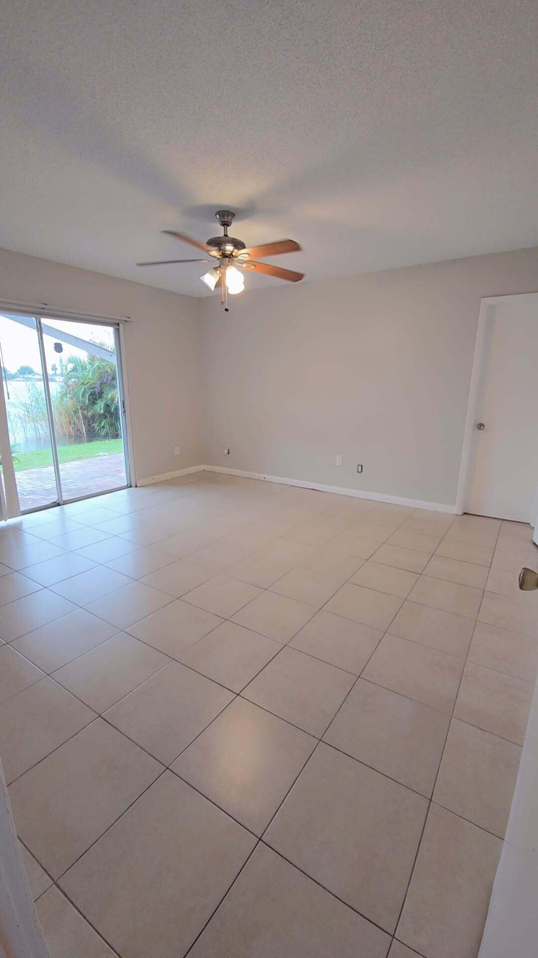 2521 Sw 58th Manor B Property Photo 15