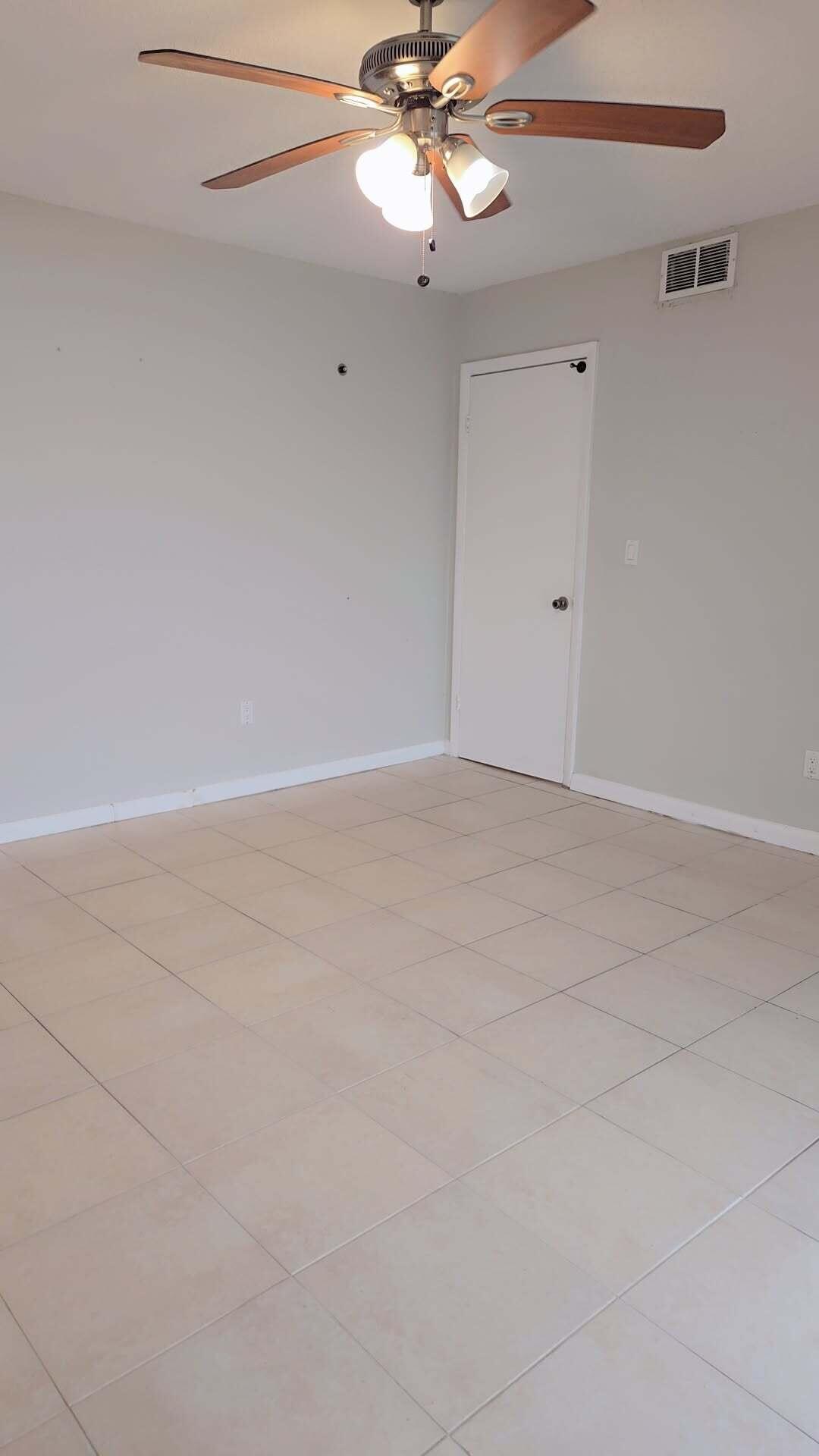 2521 Sw 58th Manor B Property Photo 16