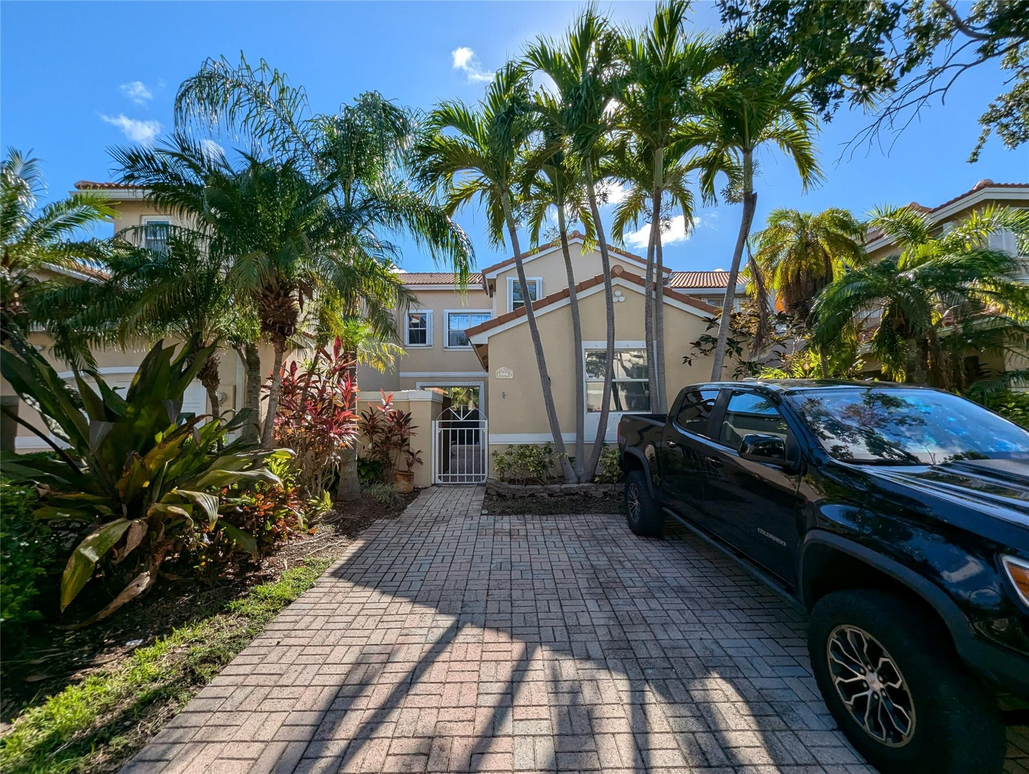 1770 Yellowheart Way Property Photo 2