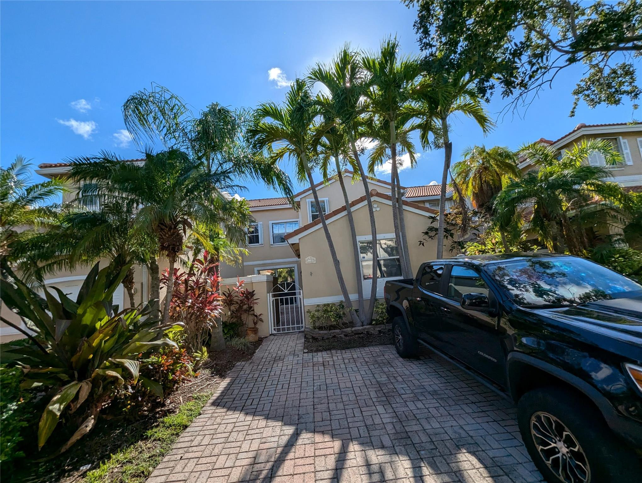 1770 Yellowheart Way Property Photo 3
