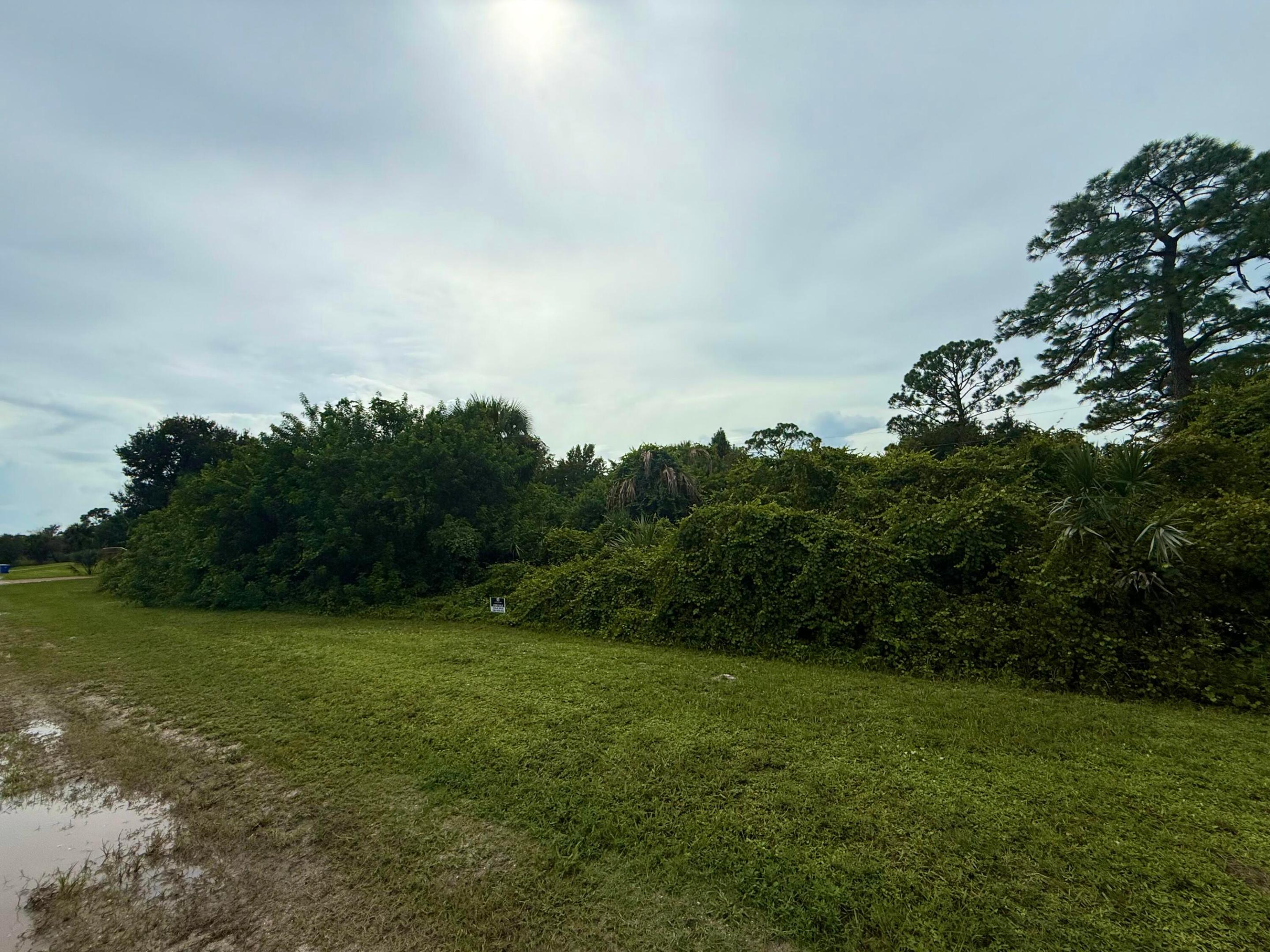2165 94th Court Property Photo 3