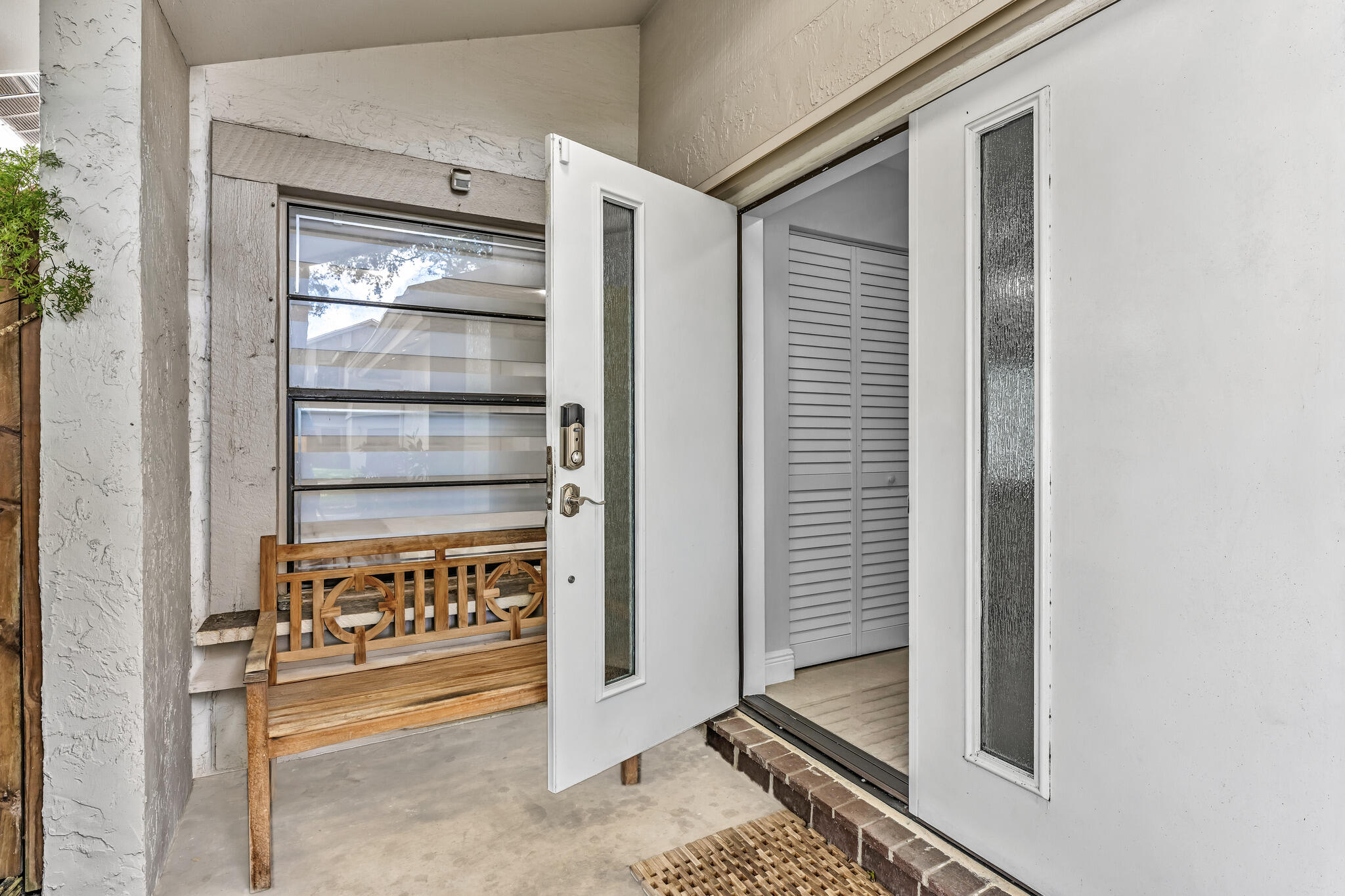 136 Greens Road Property Photo 4