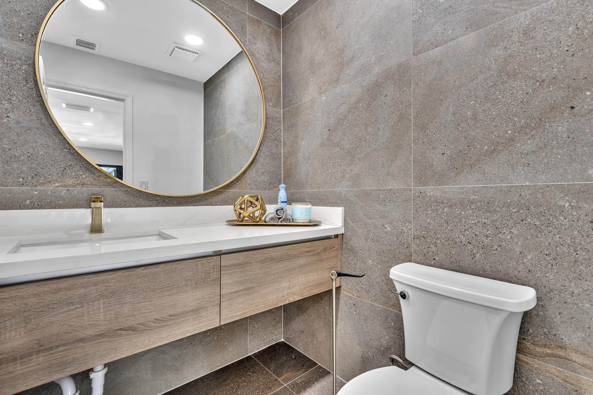 136 Greens Road Property Photo 33