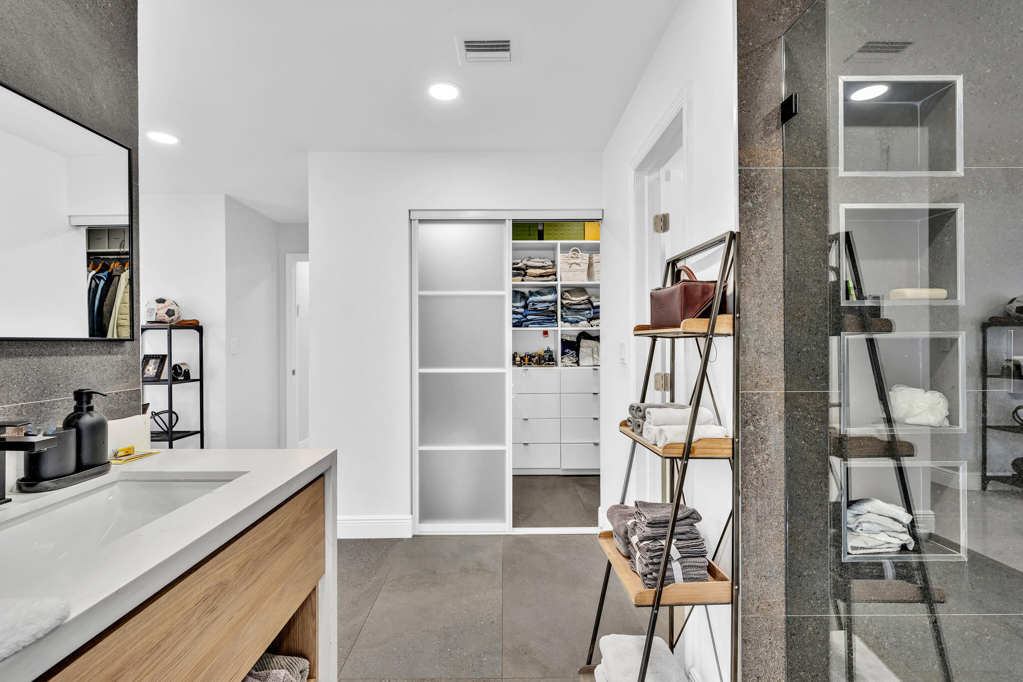 136 Greens Road Property Photo 42