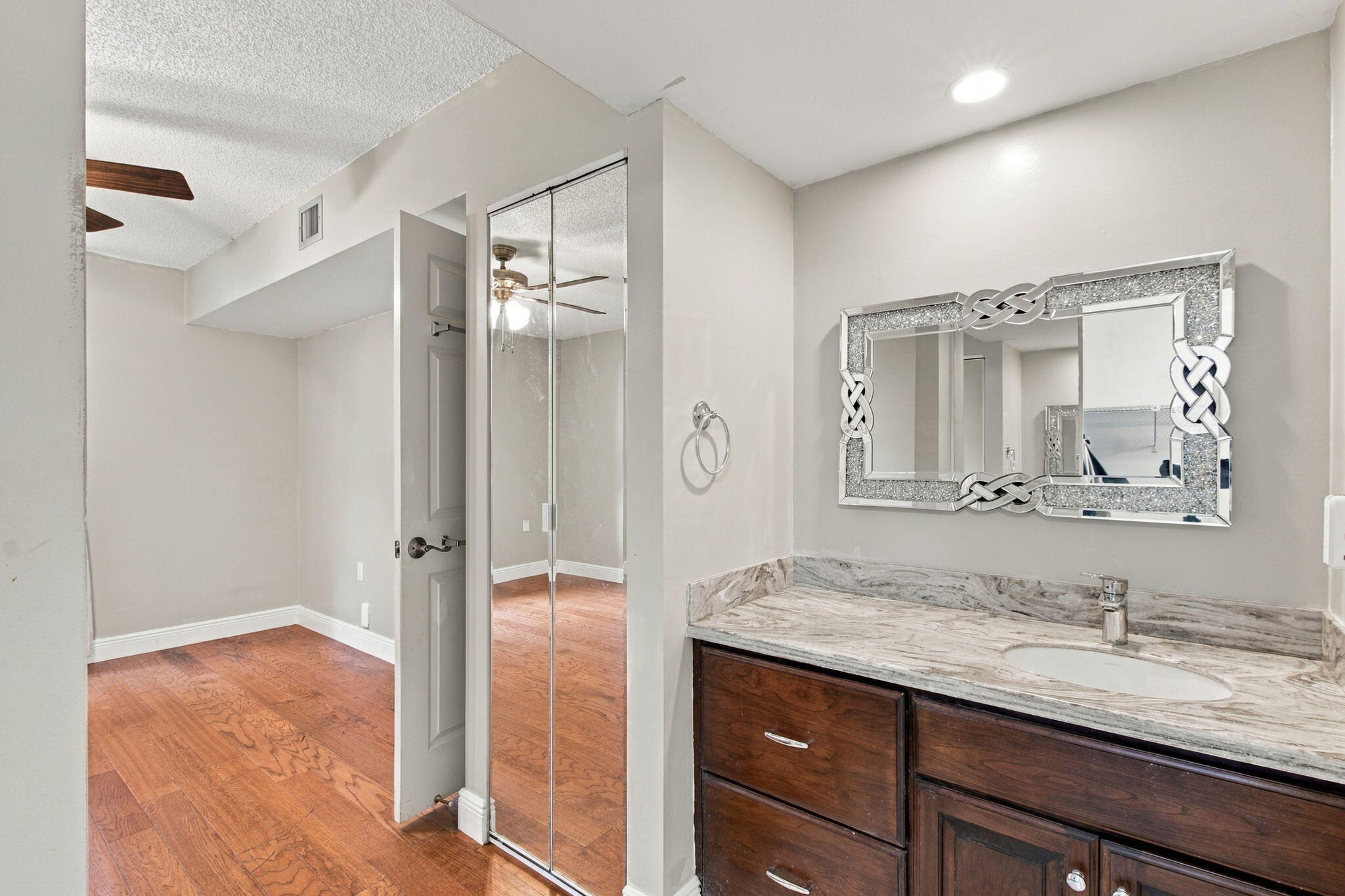 1502 Whitehall Drive 305 Property Photo 12