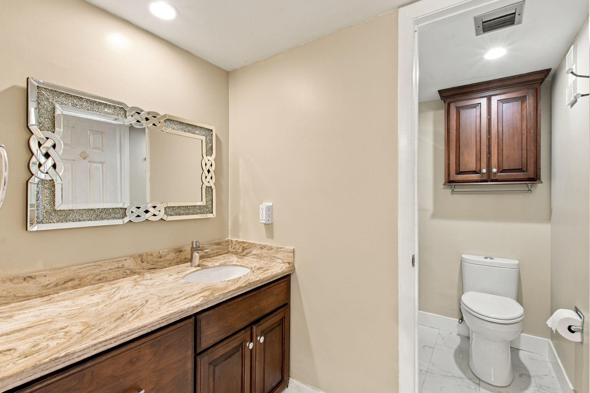 1502 Whitehall Drive 305 Property Photo 13