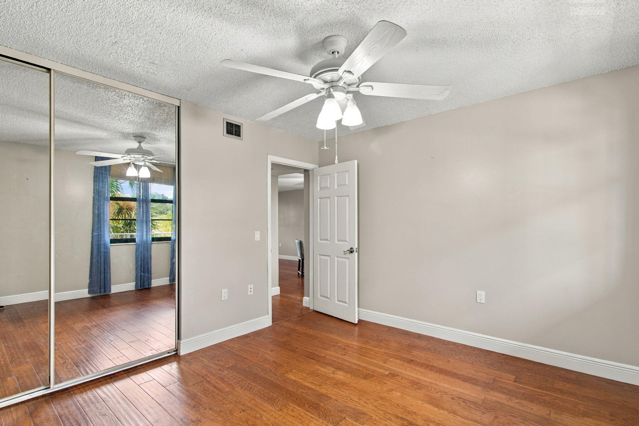 1502 Whitehall Drive 305 Property Photo 17