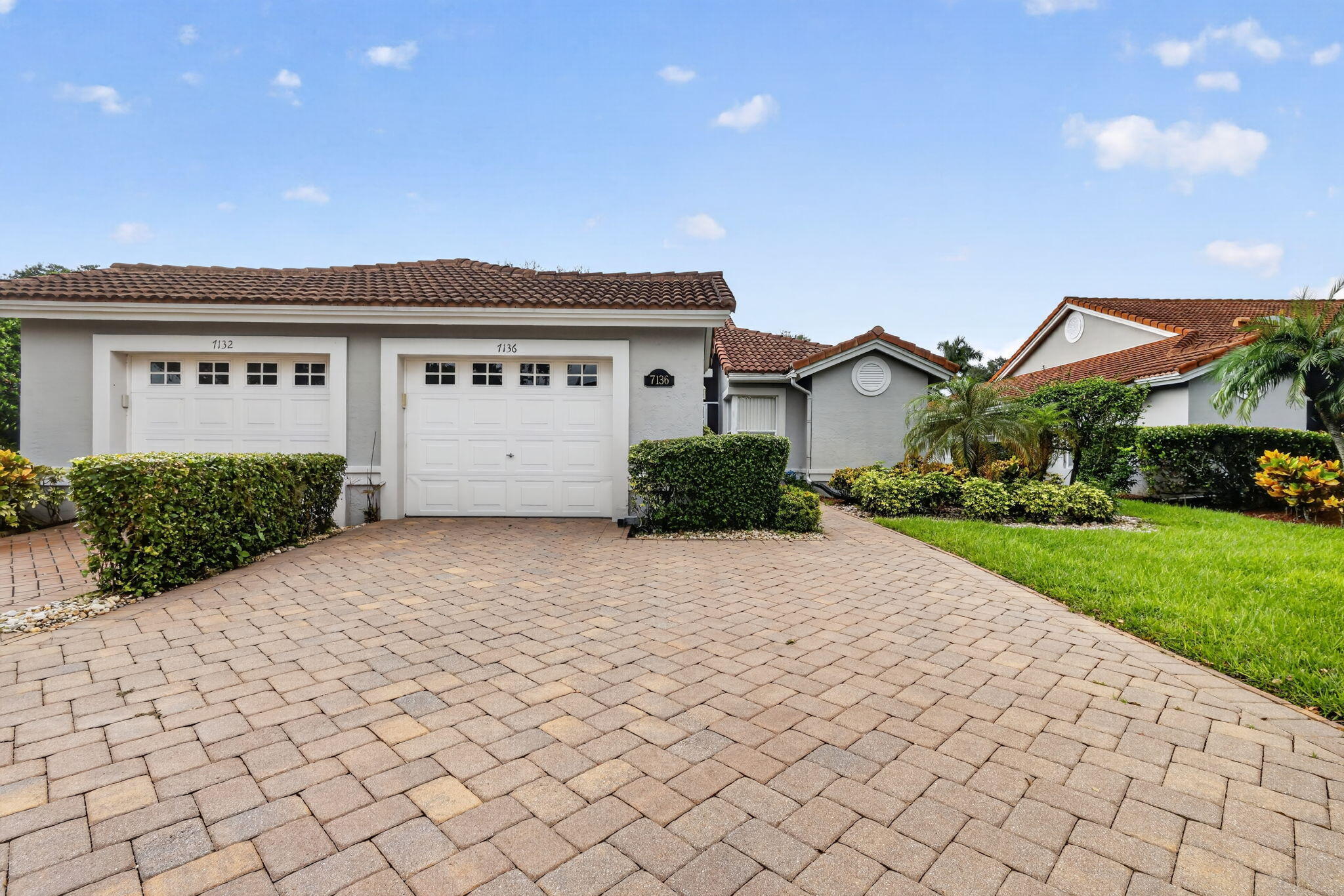 7136 Summer Tree Drive Property Photo 1