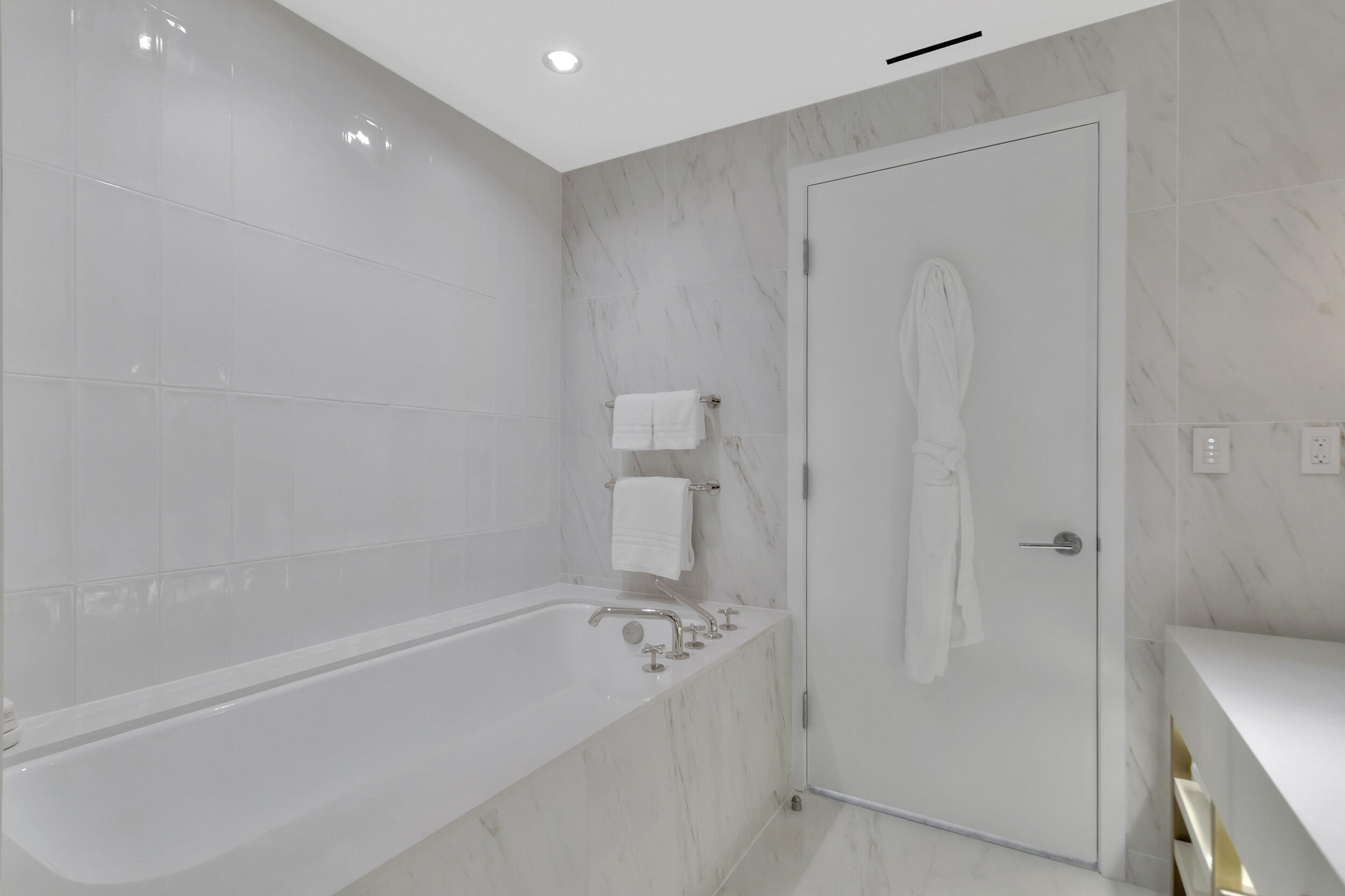 525 N Fort Lauderdale Beach Boulevard N 1704 Property Photo 49