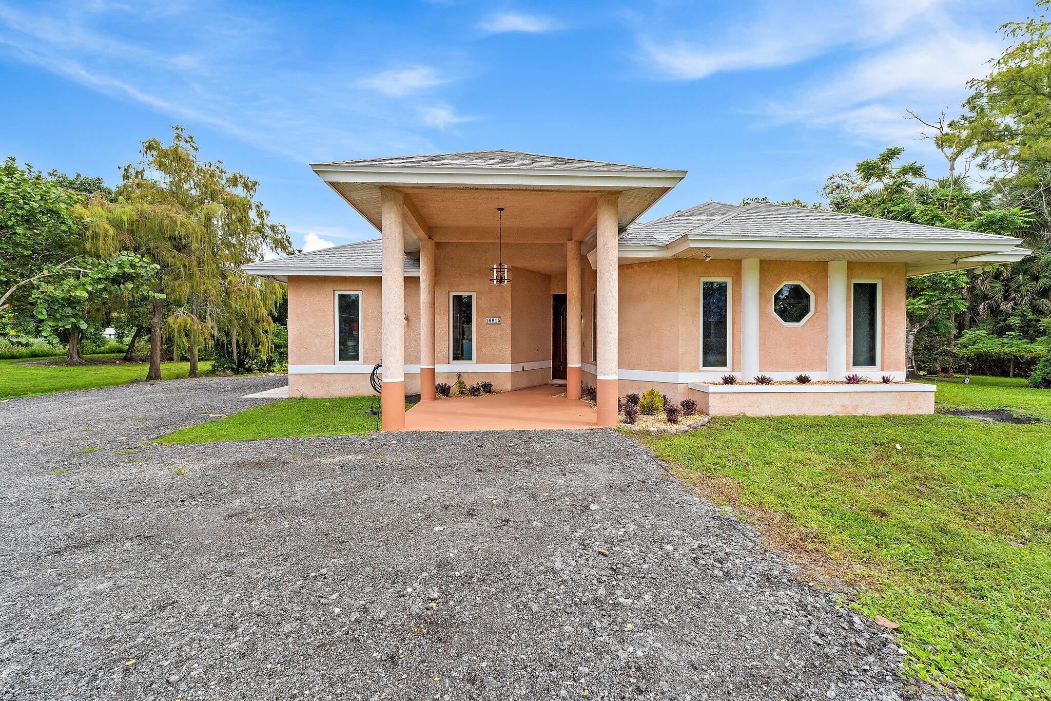16915 62nd Road N Property Photo 1