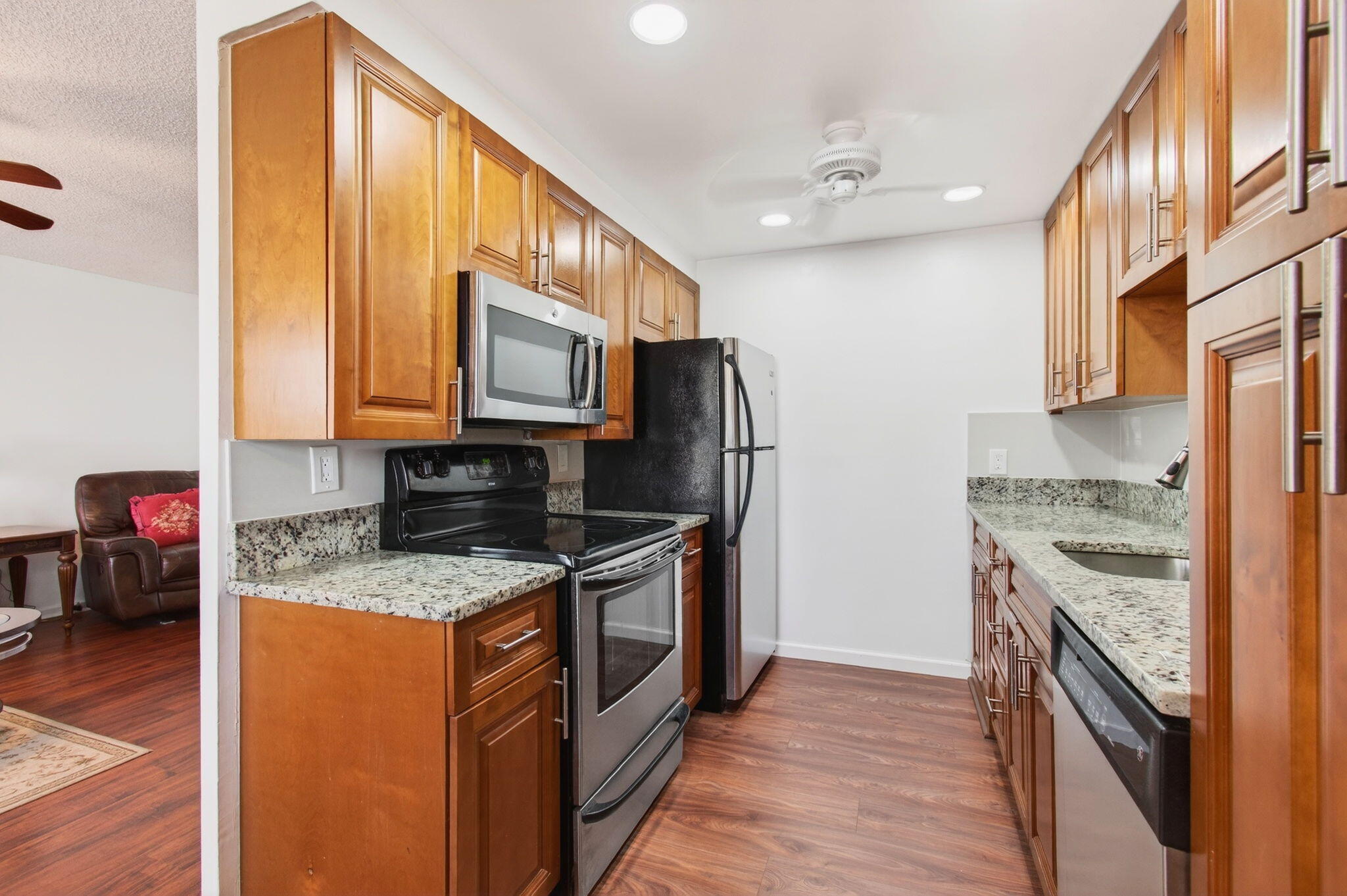 2035 Cornwall B Property Photo 6