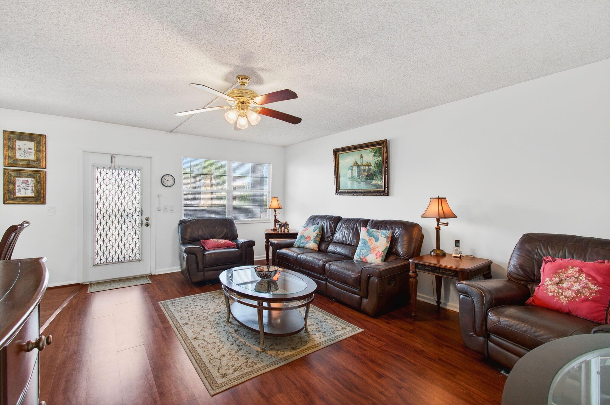 2035 Cornwall B Property Photo 16