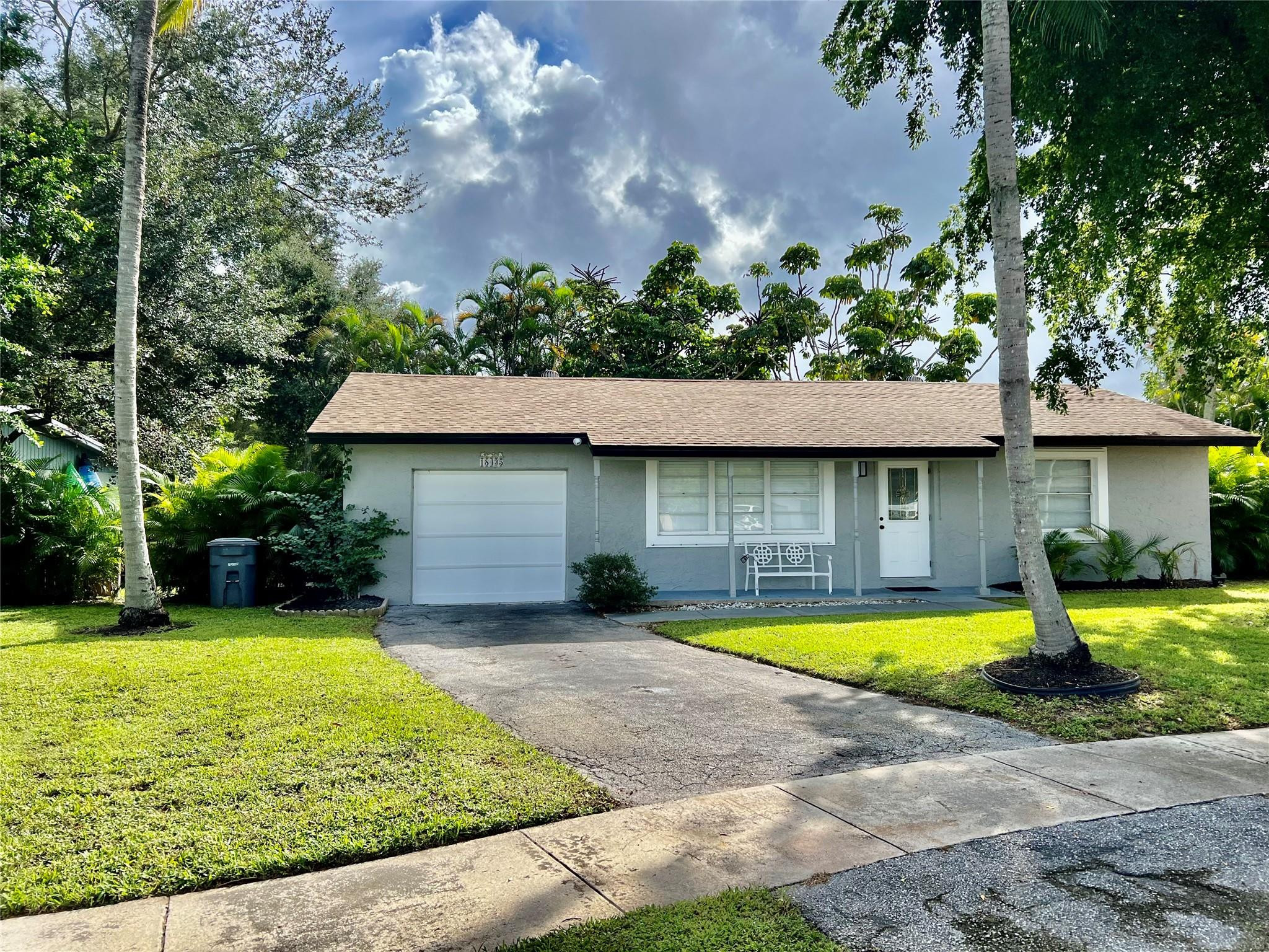 18435 Spanish Isles Court Property Photo 1