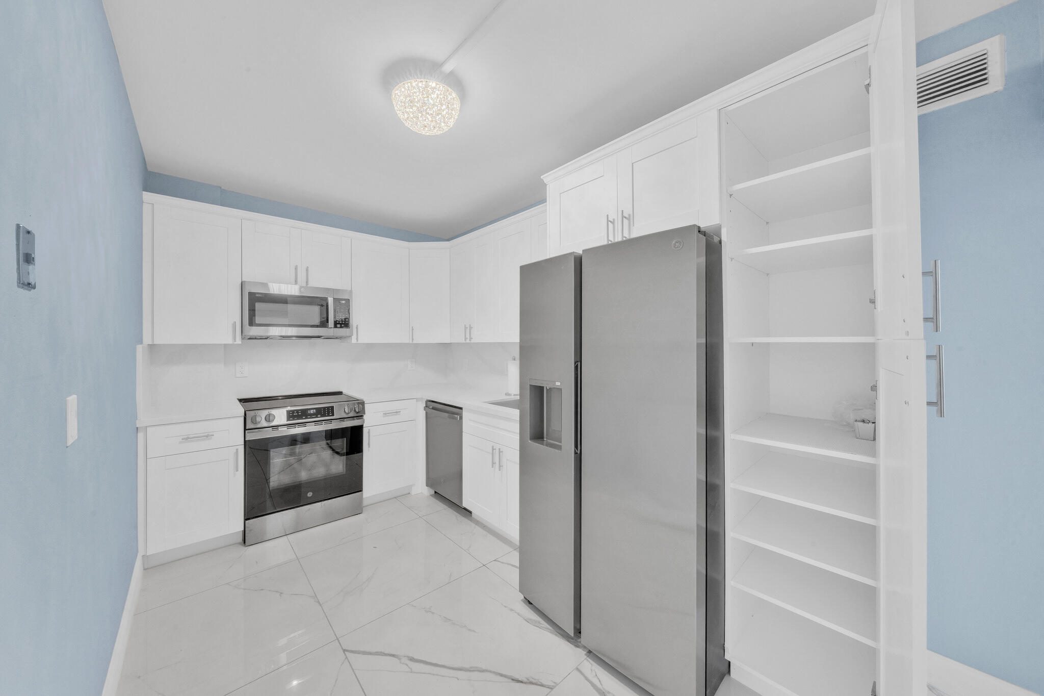 2851 S Ocean Boulevard Property Photo 6