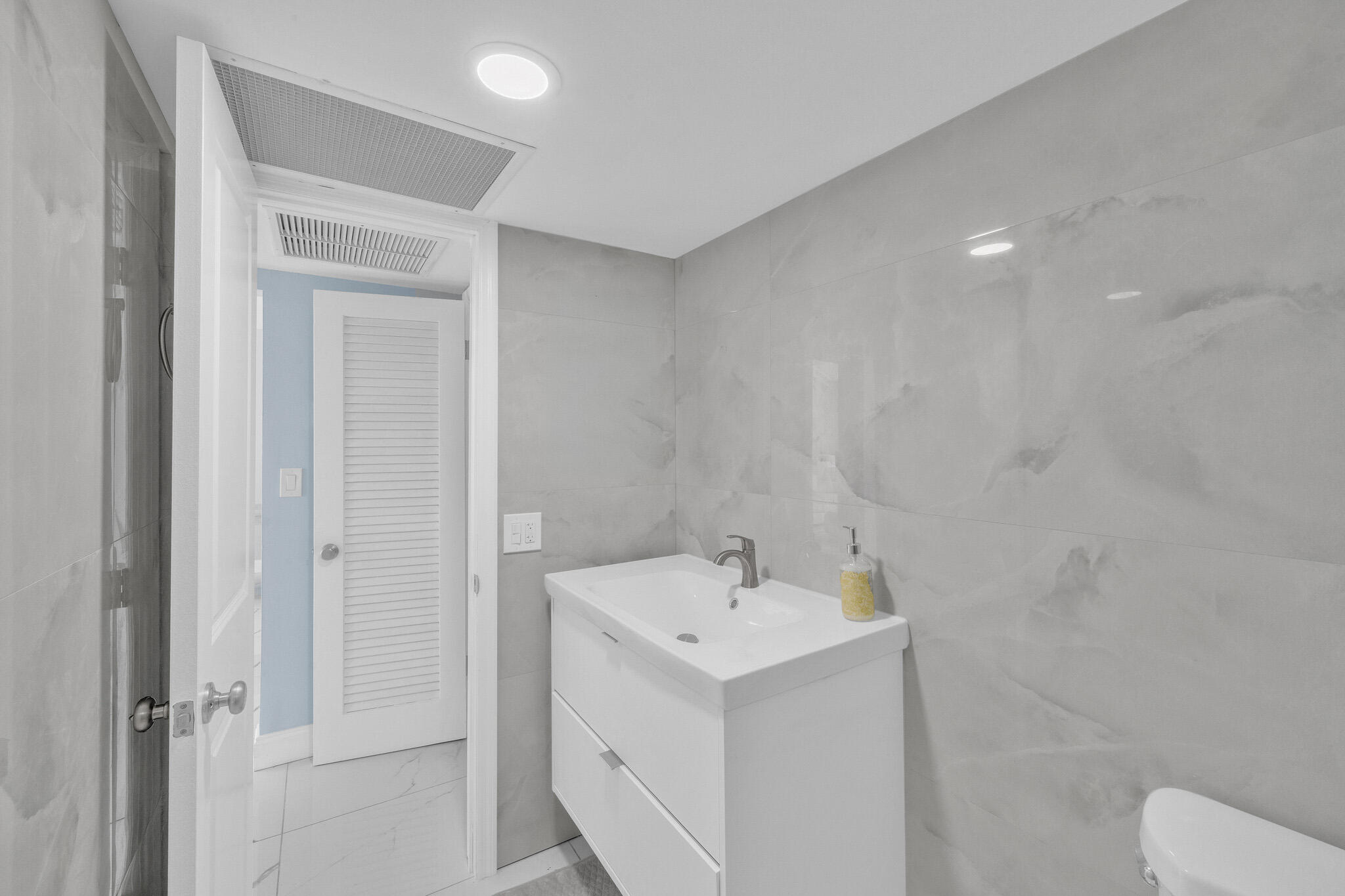 2851 S Ocean Boulevard Property Photo 10
