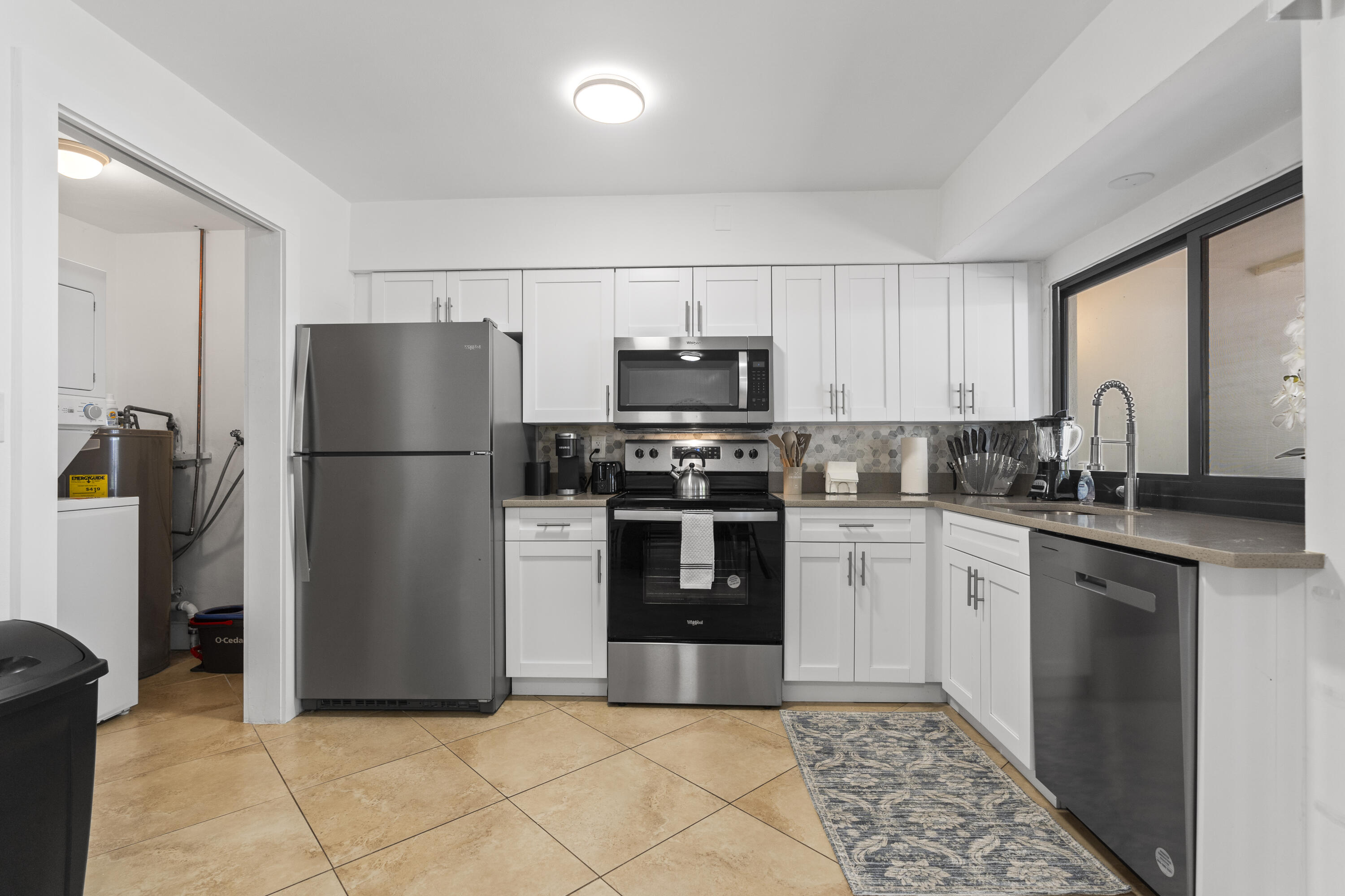 2121 Ne 51st Court Property Photo 10