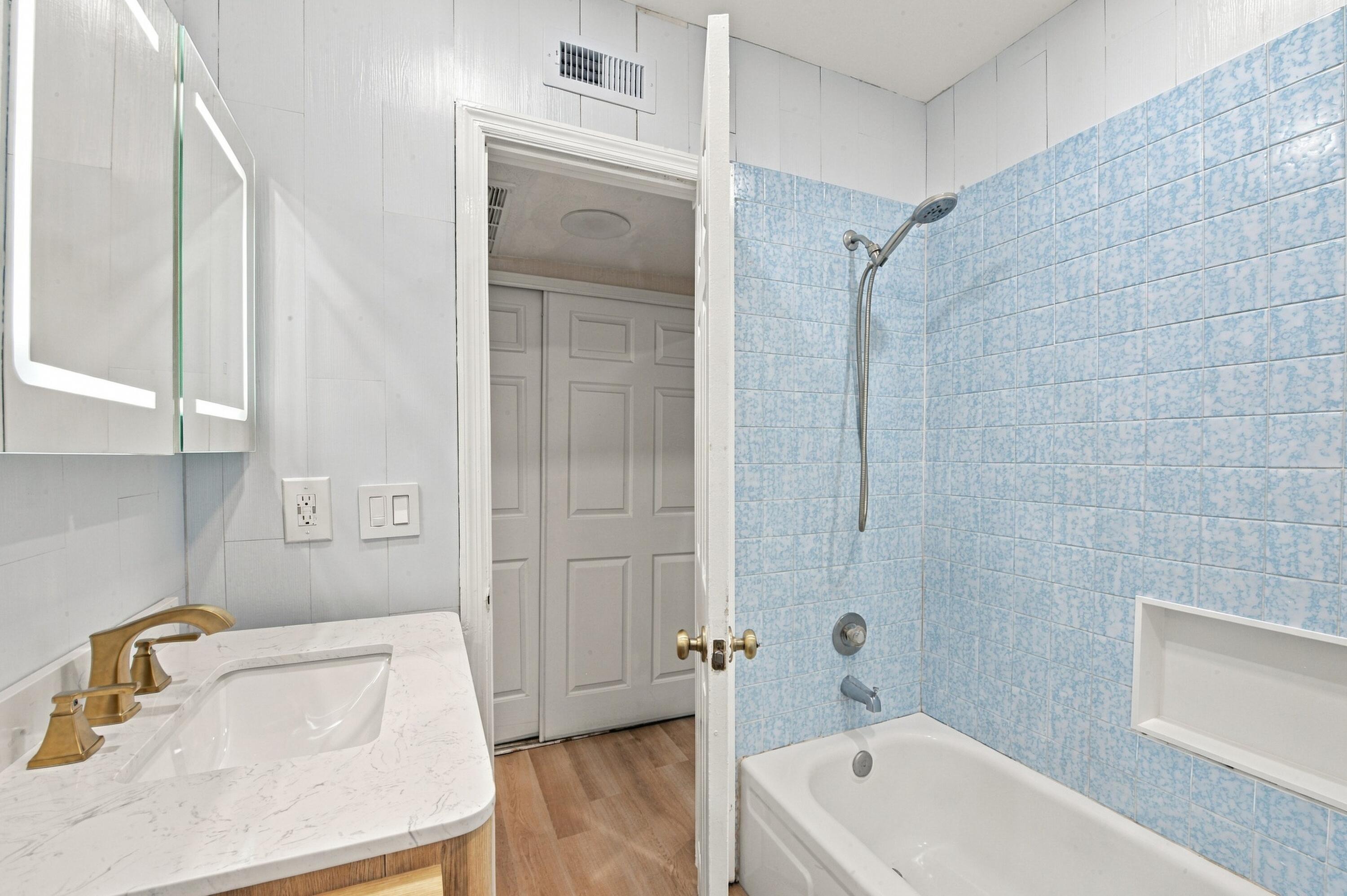 1149 Nw 13th Street Apt 6 Property Photo 13