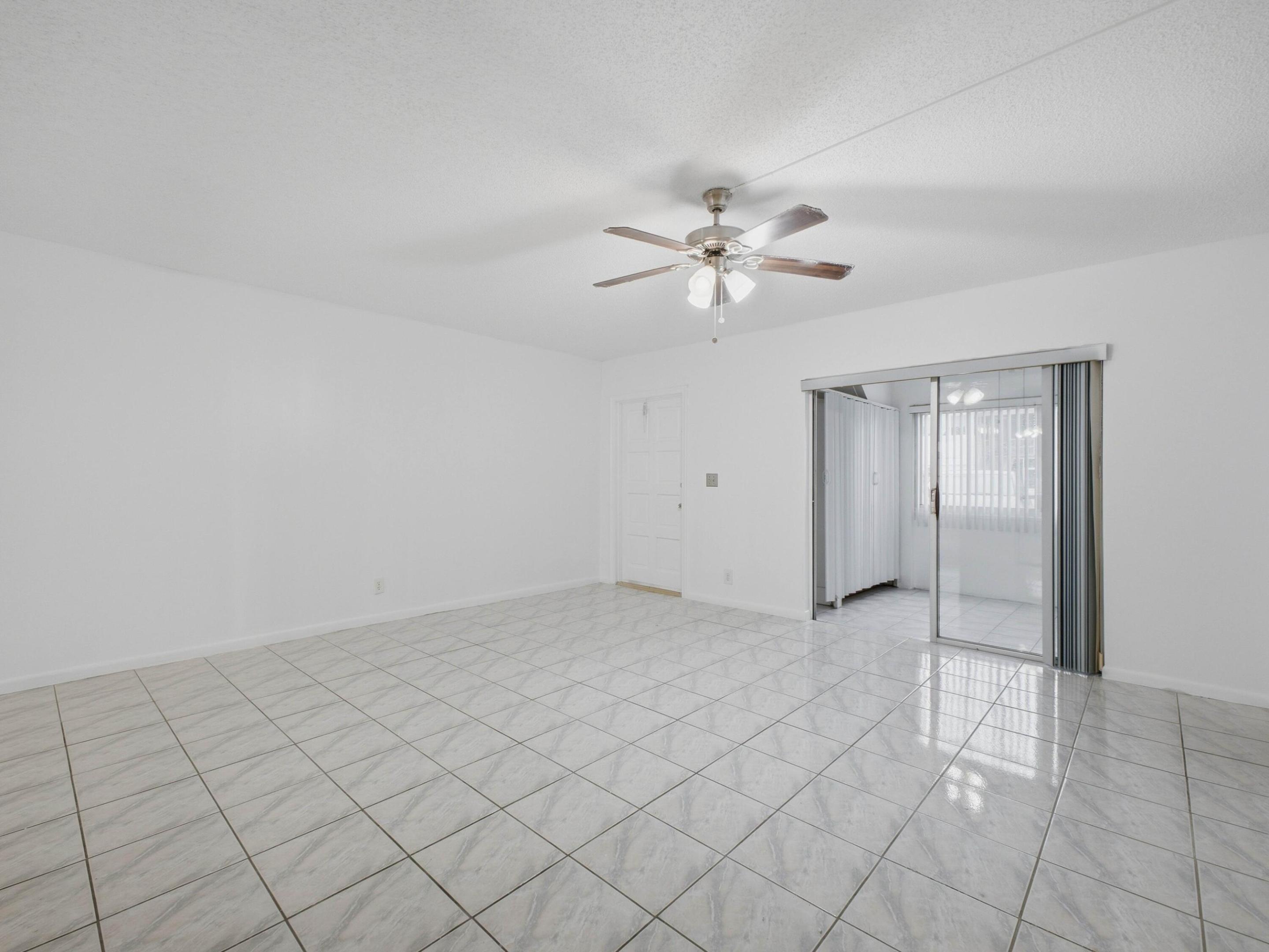 144 Stratford K Property Photo 4