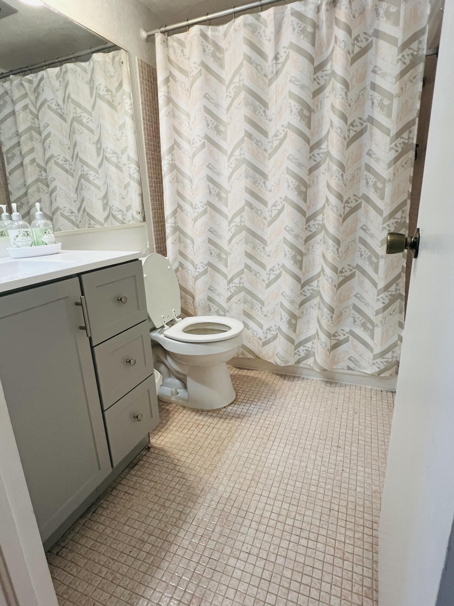 42 Coventry B Property Photo 4