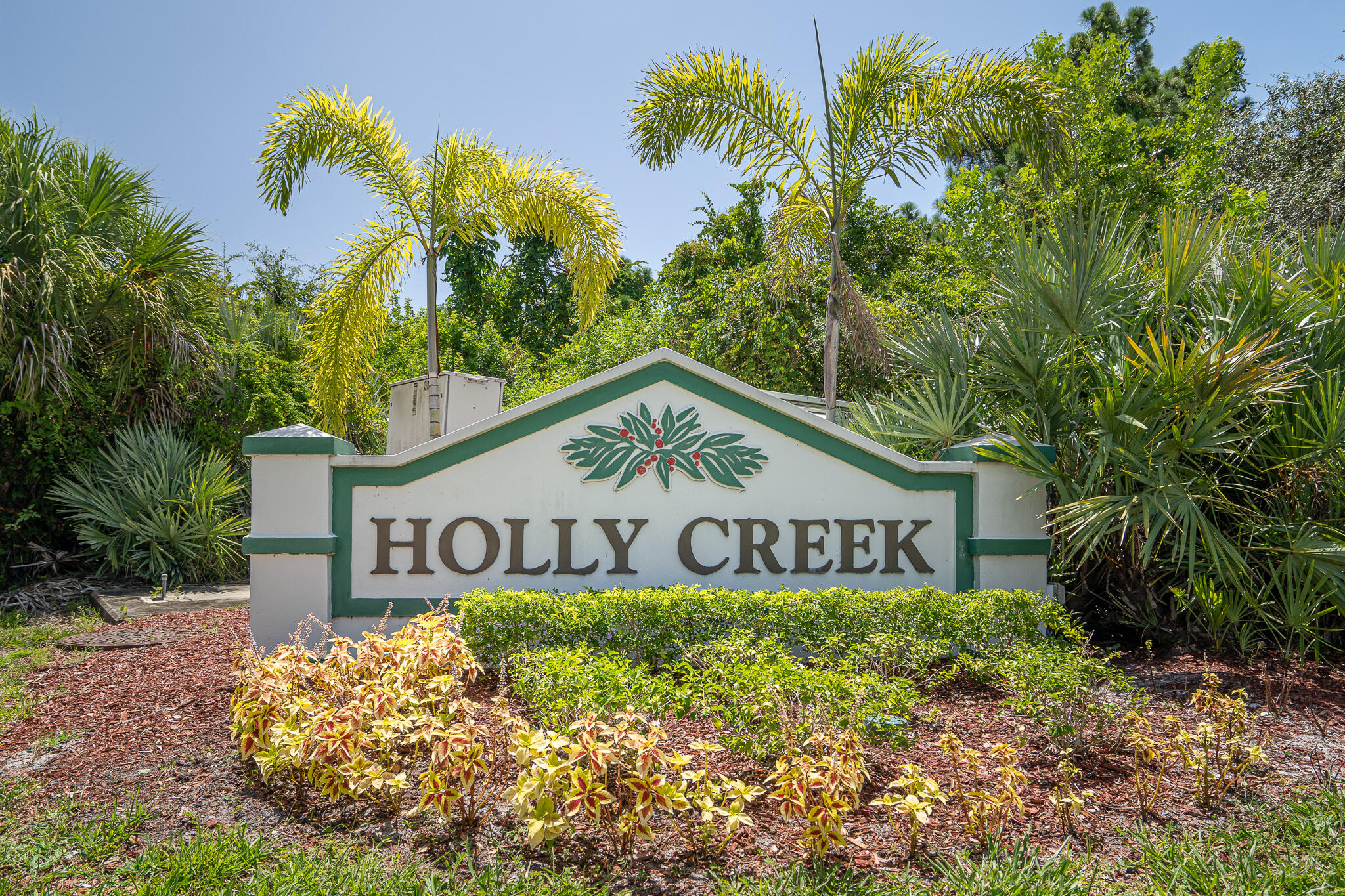 663 Ne Wax Myrtle Way Property Photo 14