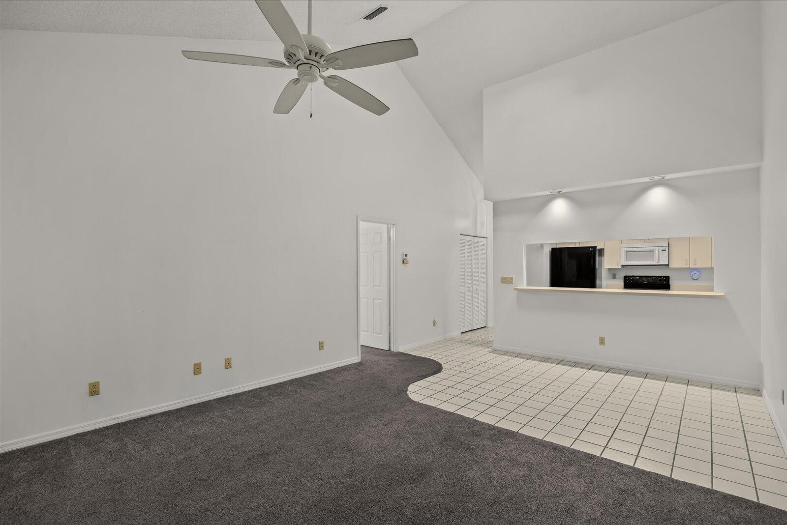 663 Ne Wax Myrtle Way Property Photo 23