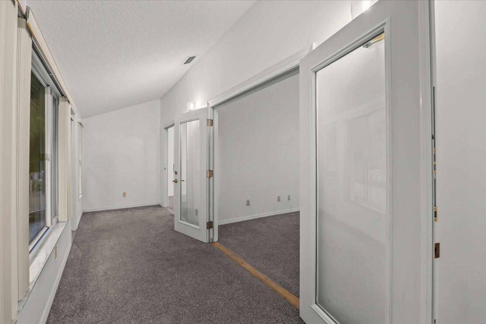 663 Ne Wax Myrtle Way Property Photo 25