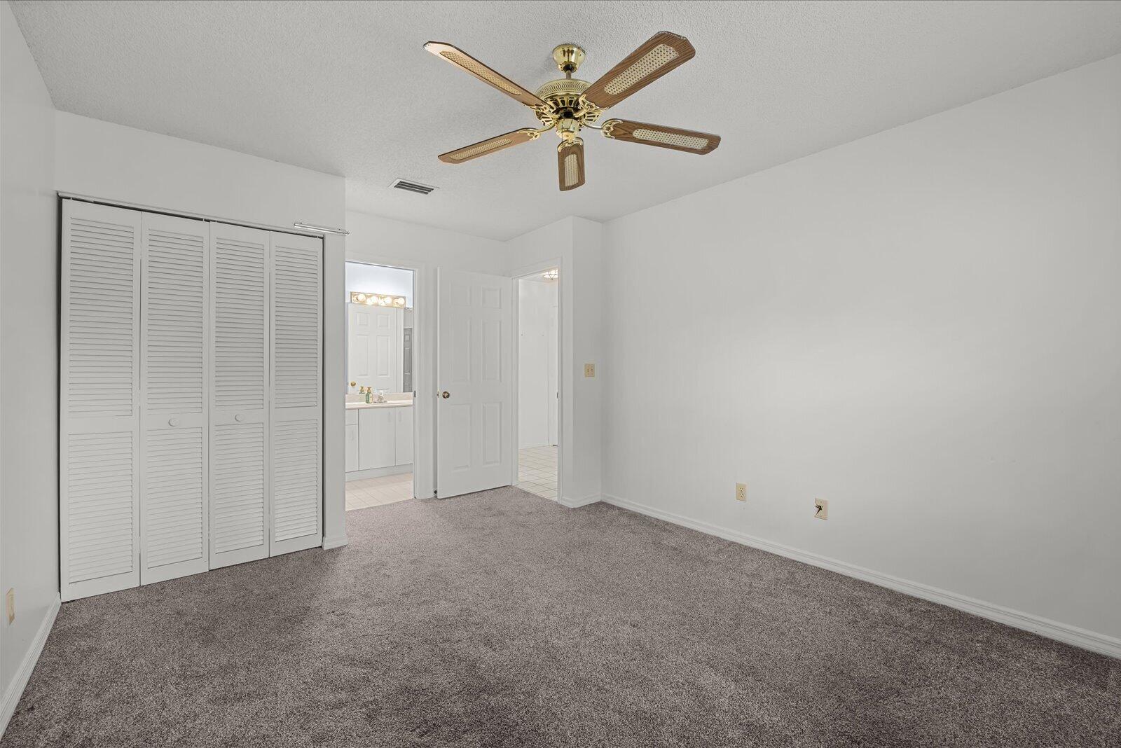 663 Ne Wax Myrtle Way Property Photo 30