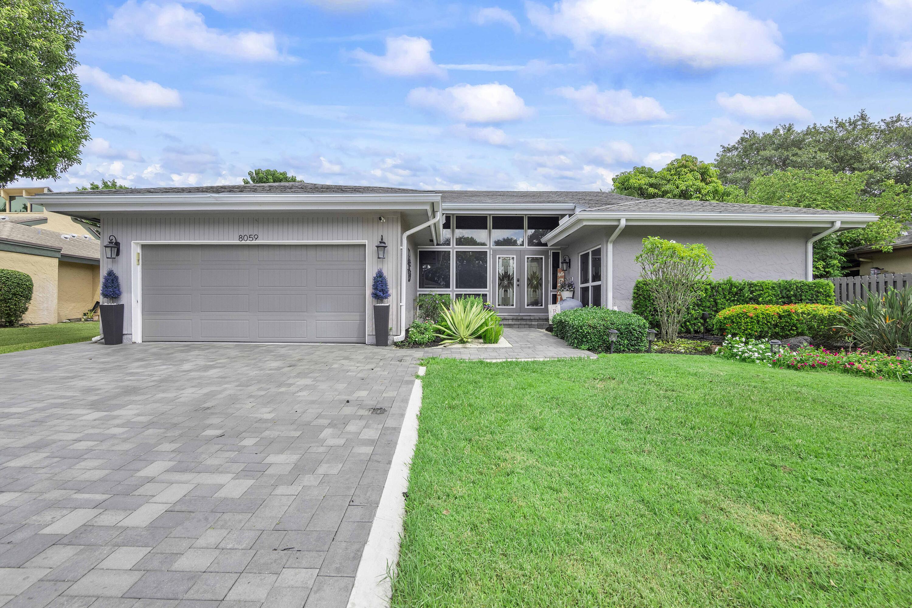 8059 Buttonwood Circle Property Photo 3