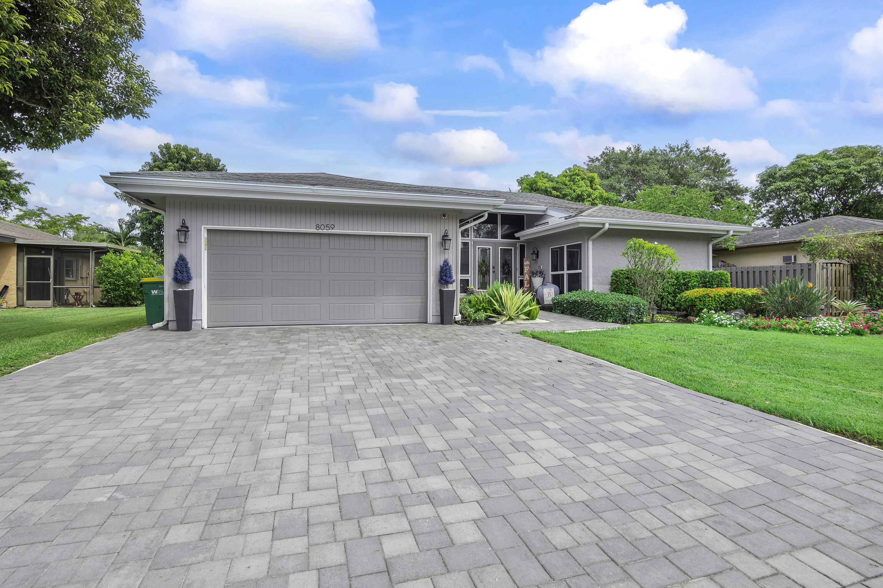 8059 Buttonwood Circle Property Photo 4