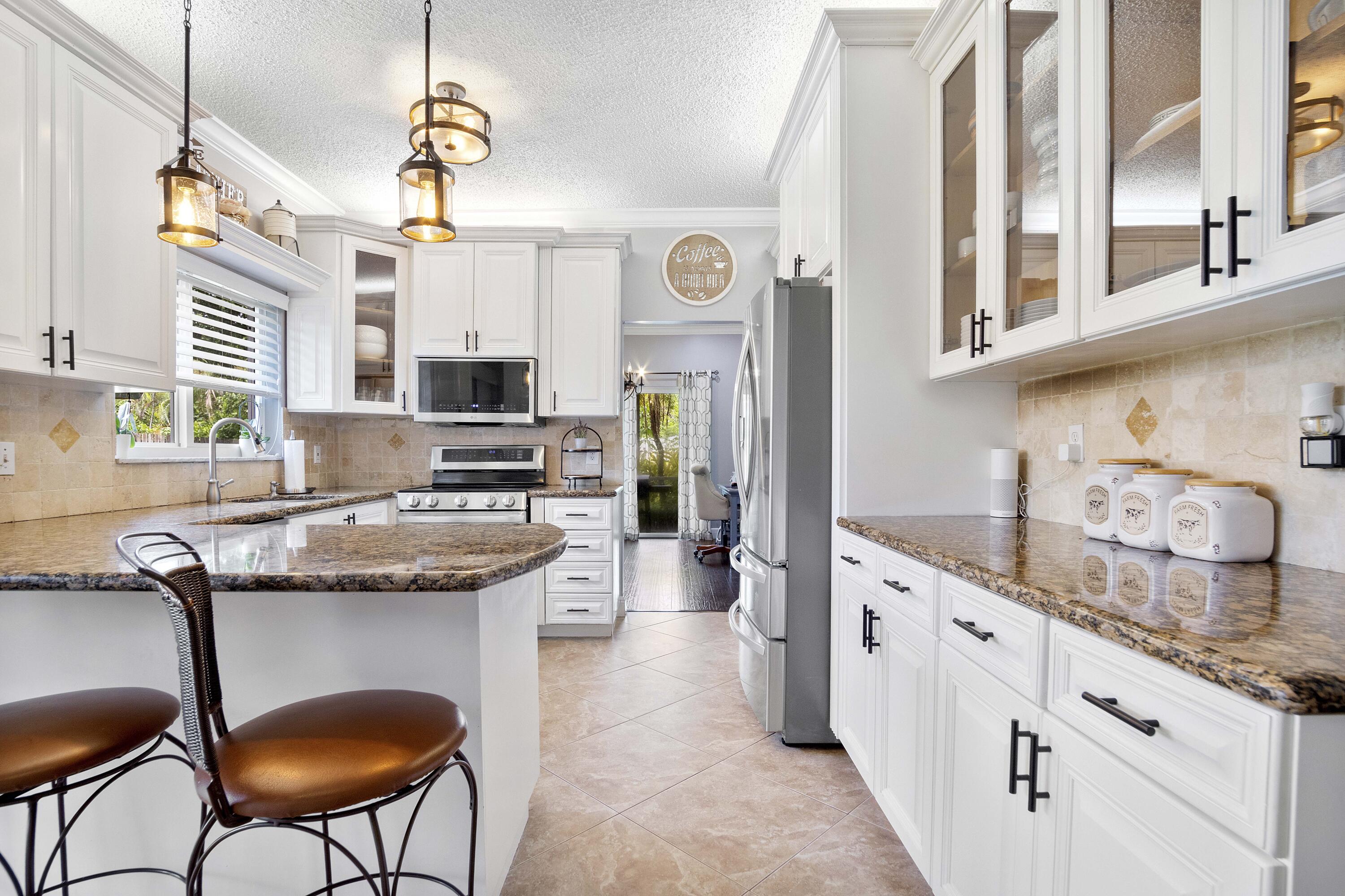 8059 Buttonwood Circle Property Photo 8
