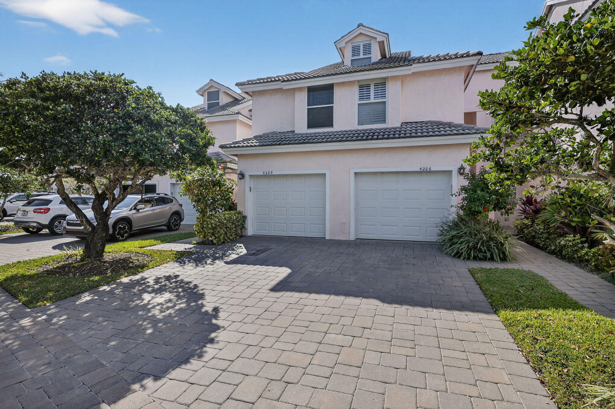 4205 Fairway Drive N 4205 Property Photo 1