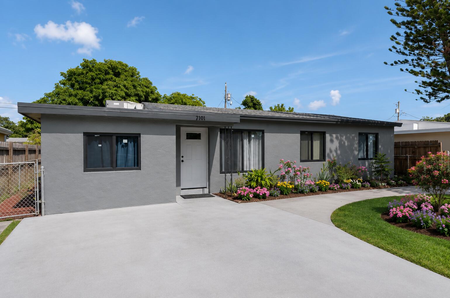 2101 Wellington Road Property Photo 1