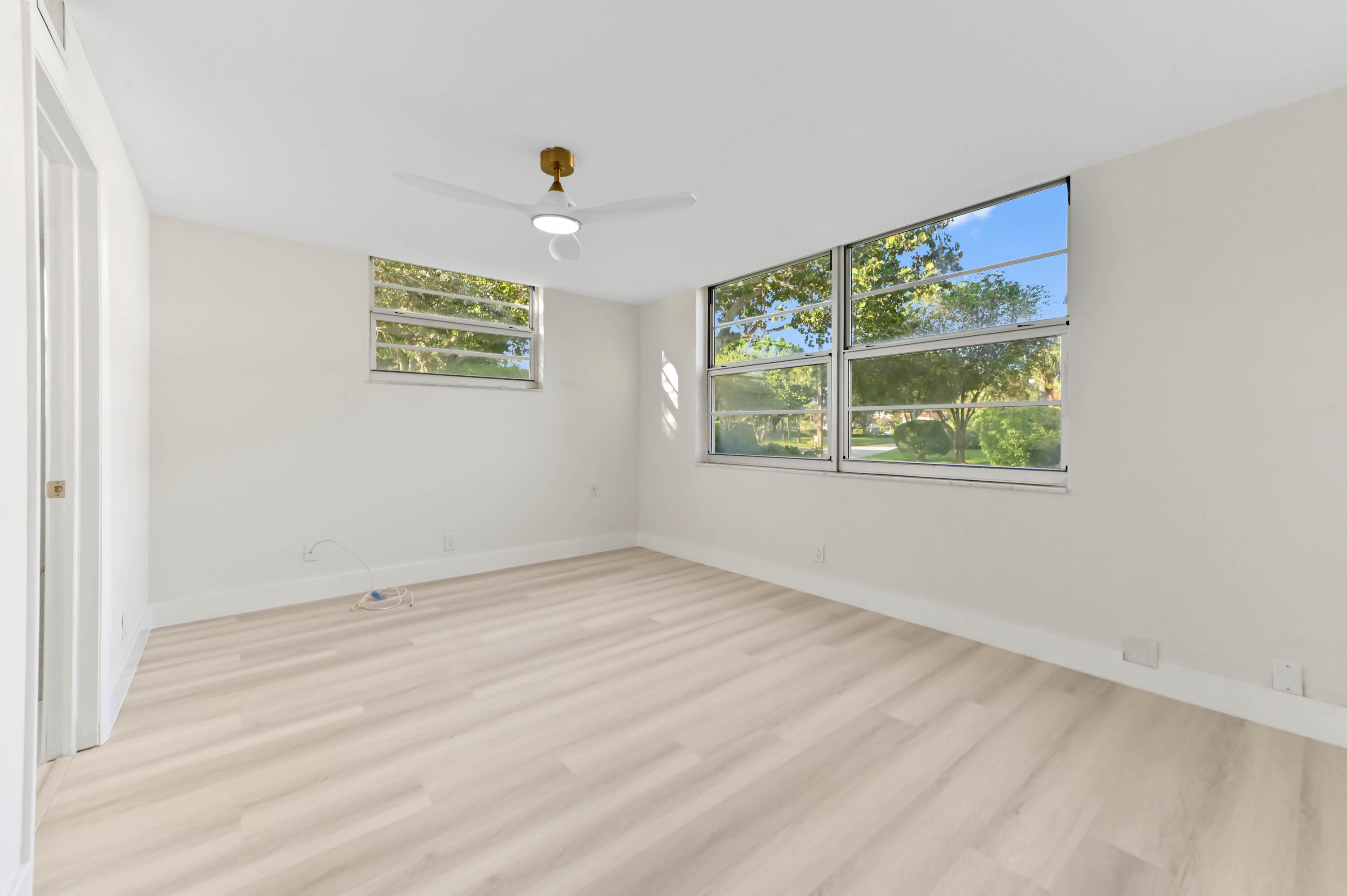 7 Willowbrook Lane 101 Property Photo 16