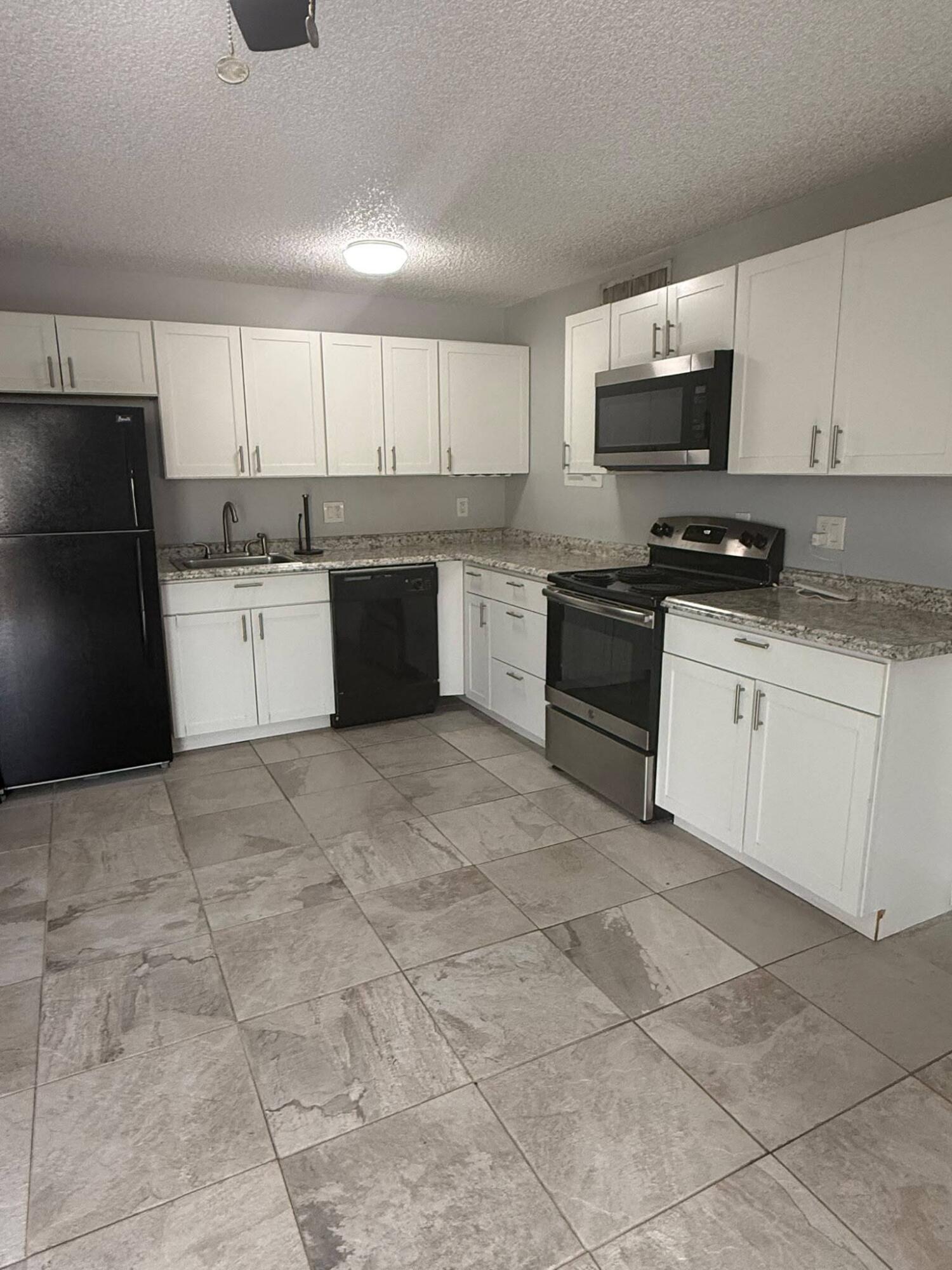 645 Executive Center Drive R205 Property Photo 4