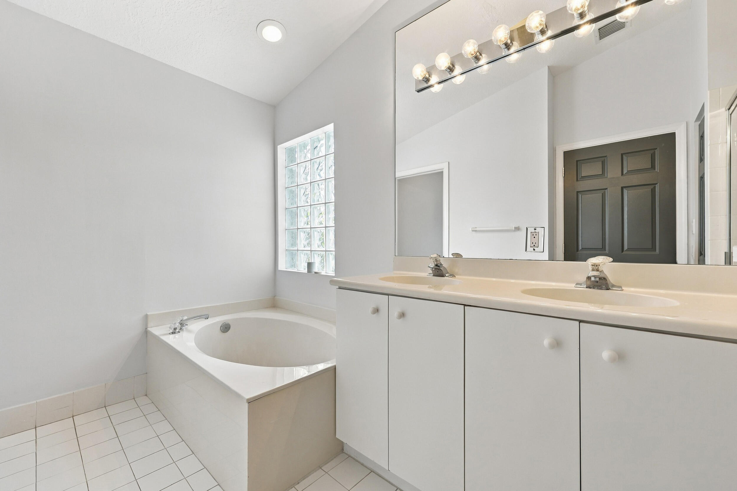 7216 Whitfield Avenue Property Photo 10