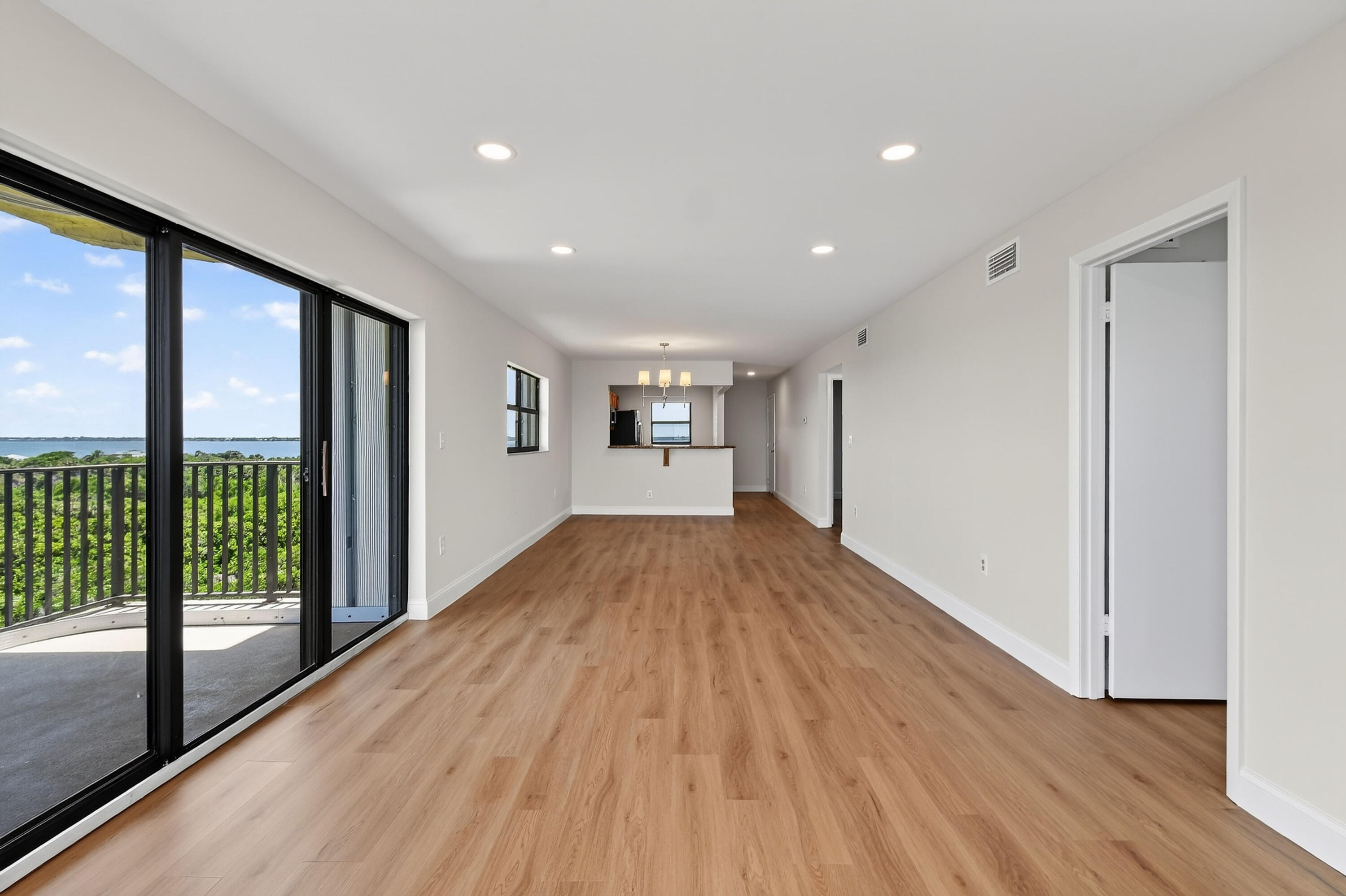 7440 S Ocean Drive 726 Property Photo 22