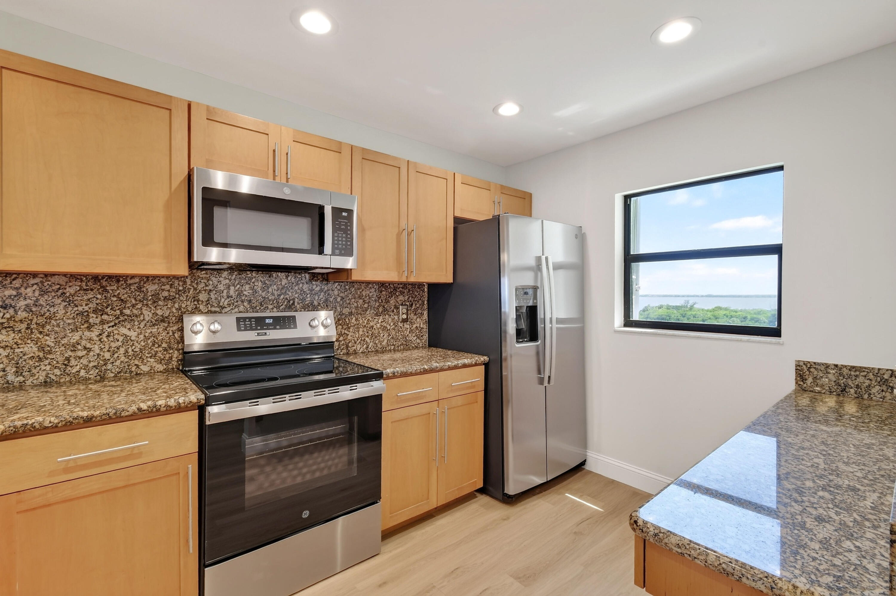 7440 S Ocean Drive 726 Property Photo 31