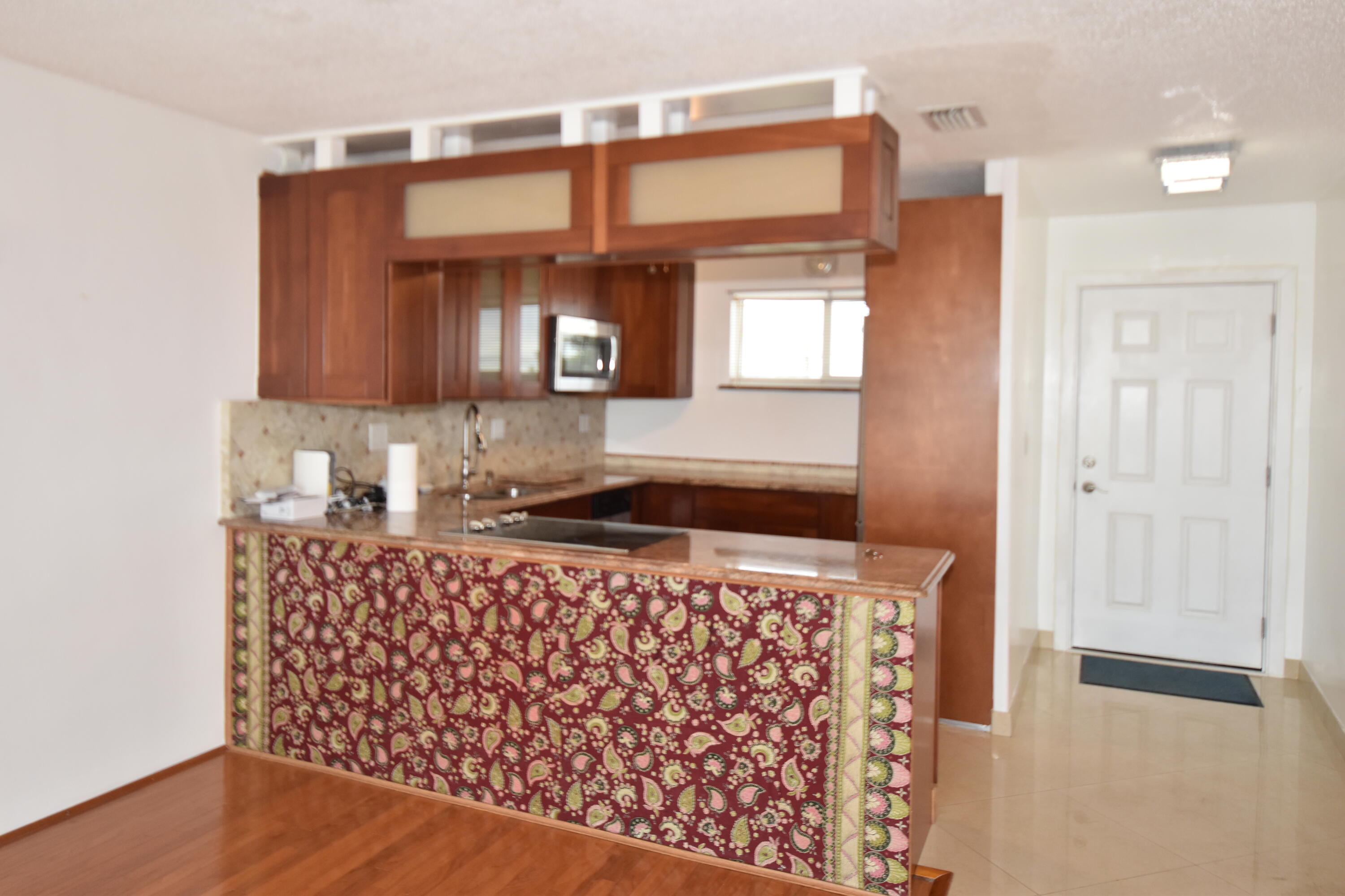 2724 Garden Drive N 407 Property Photo 10