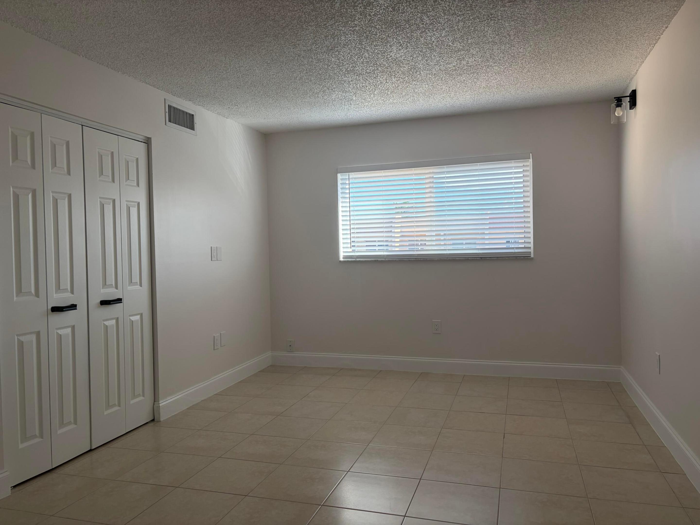 B26083660 Property Photo 7