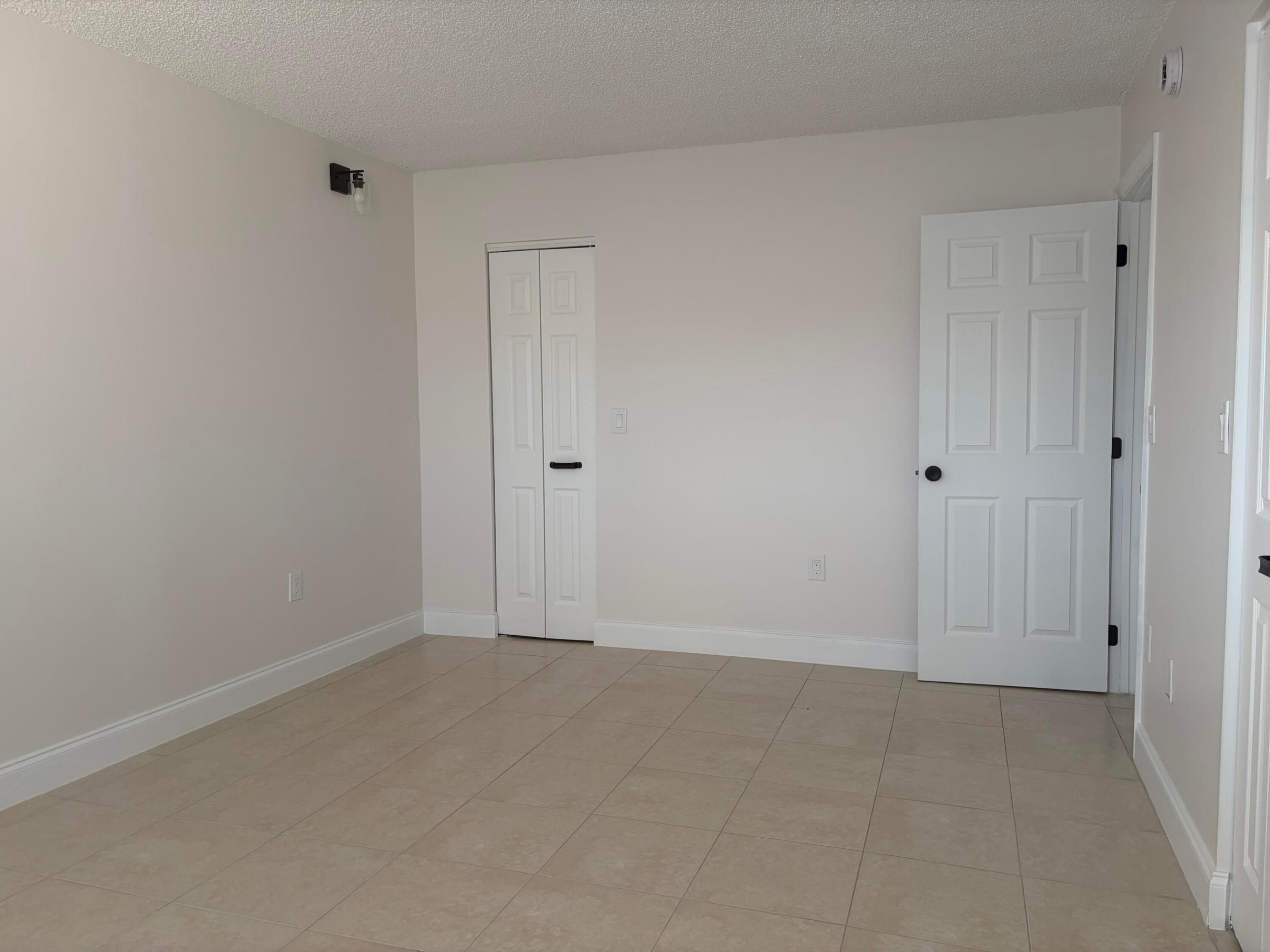 B26083660 Property Photo 8