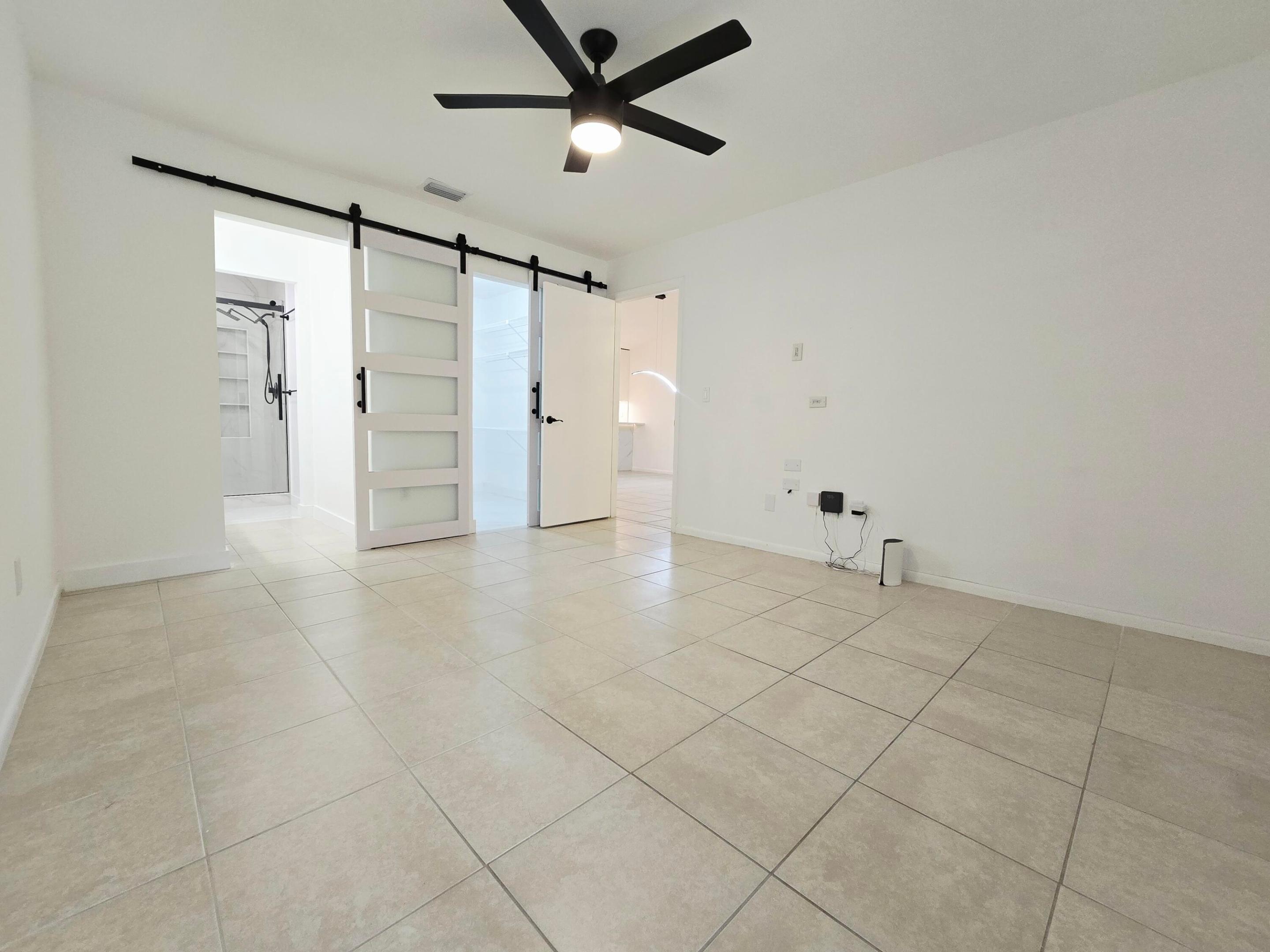 5151 W Club Circle 202 Property Photo 9