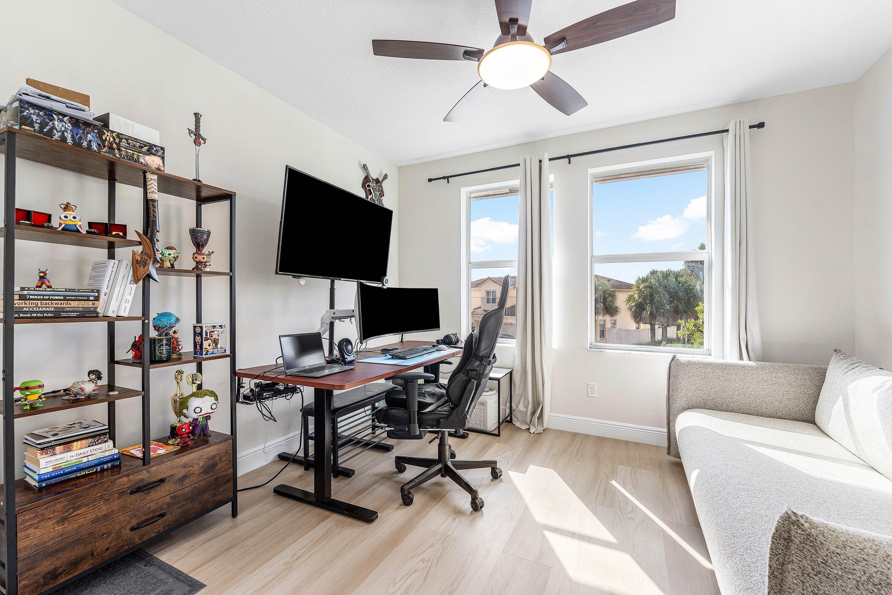 4392 Veleiros Avenue Property Photo 16