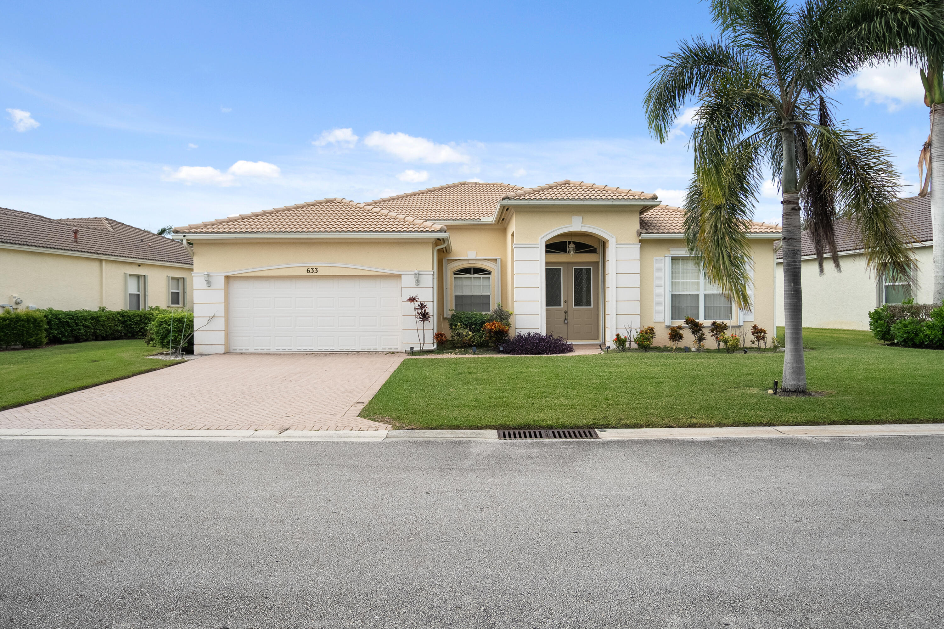 633 SW Long Key Court